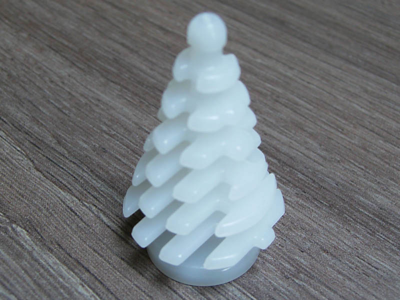 pine_tree_milky_white.jpg