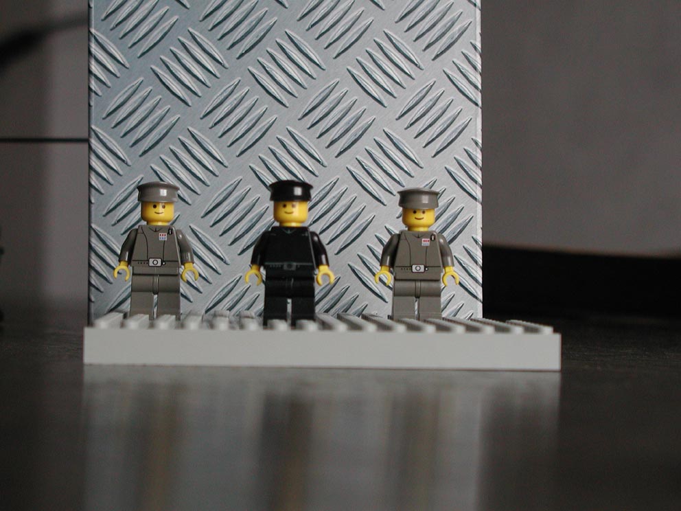 imperial-officers-and-pilot.jpg