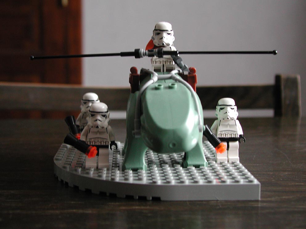 sandtroopers-with-dewback-2.jpg