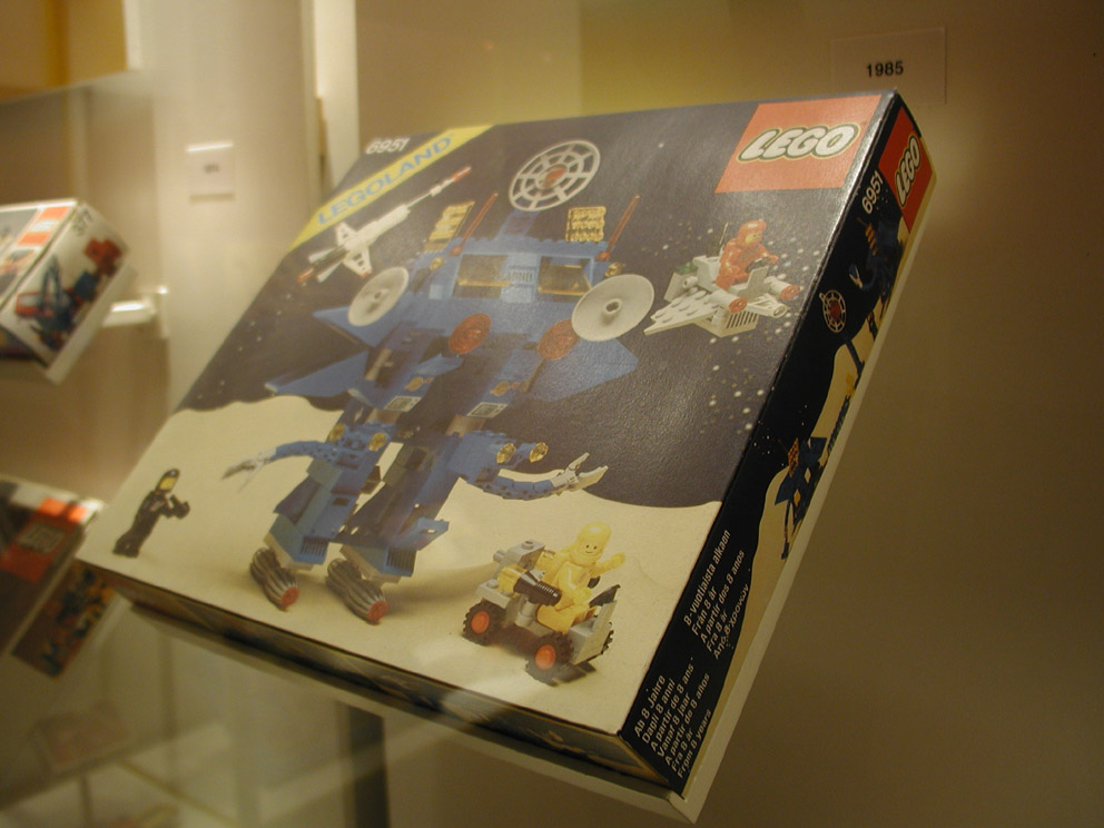 6951_robot_command_center_2.jpg