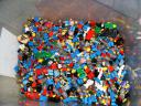 minifigs_pile_i.jpg