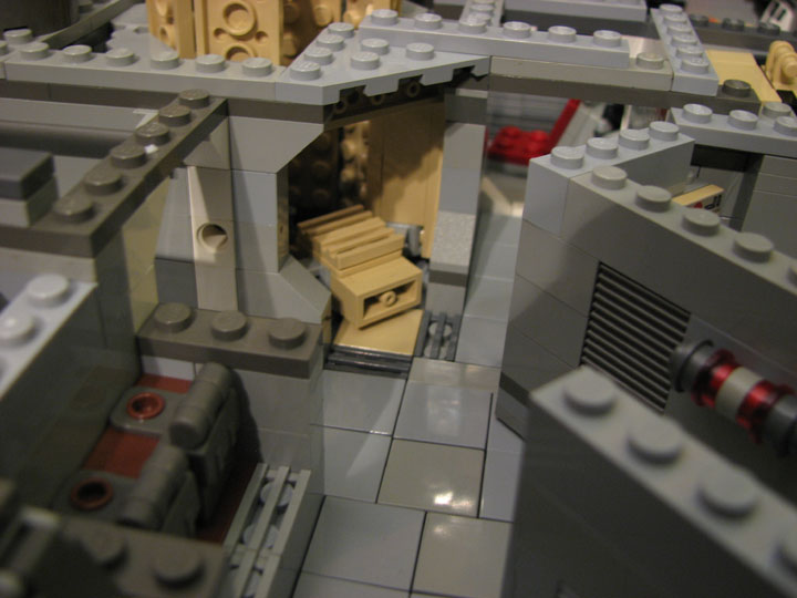 ucs_falcon_interior_010.jpg