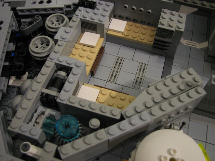 ucs_falcon_interior_013.jpg