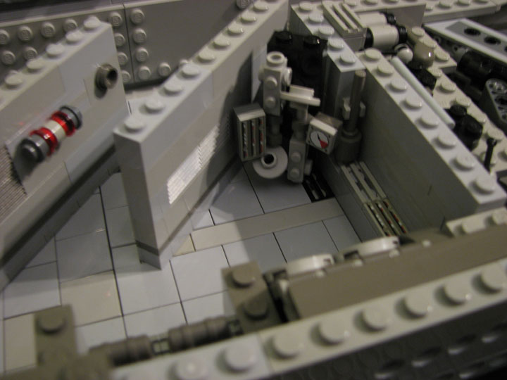 ucs_falcon_interior_018.jpg