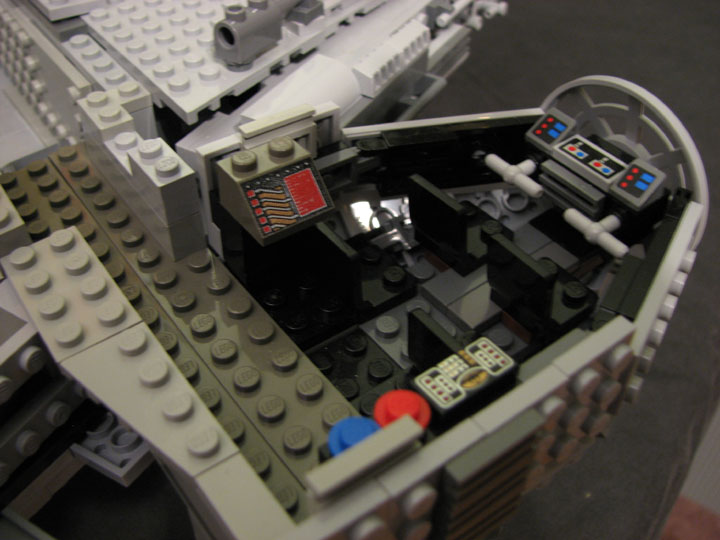 ucs_falcon_interior_019.jpg