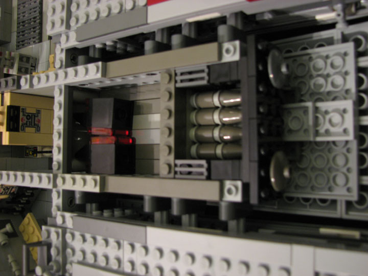 ucs_falcon_interior_020.jpg