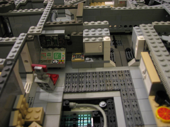 ucs_falcon_interior_021.jpg