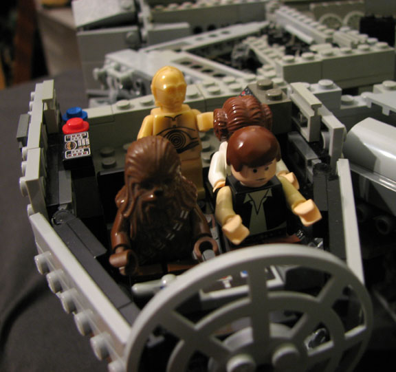 ucs_falcon_interior_026.jpg