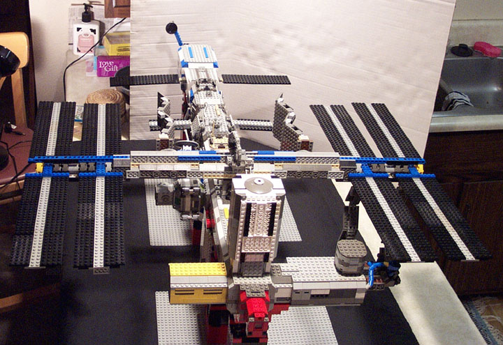 01-iss-fore.jpg