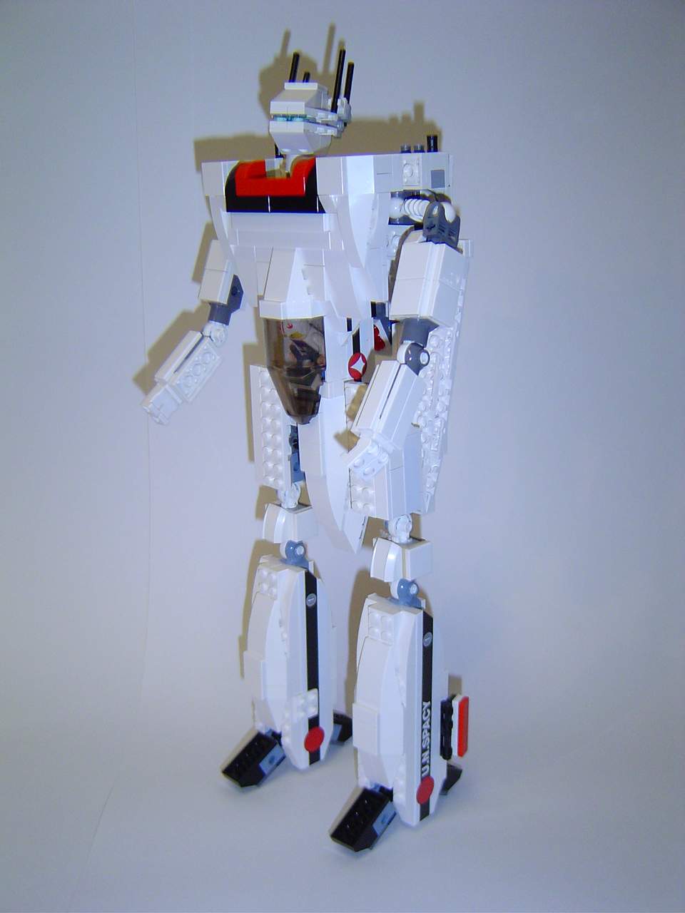 macross_vf-1a_valkyrie_battroid_03.jpg