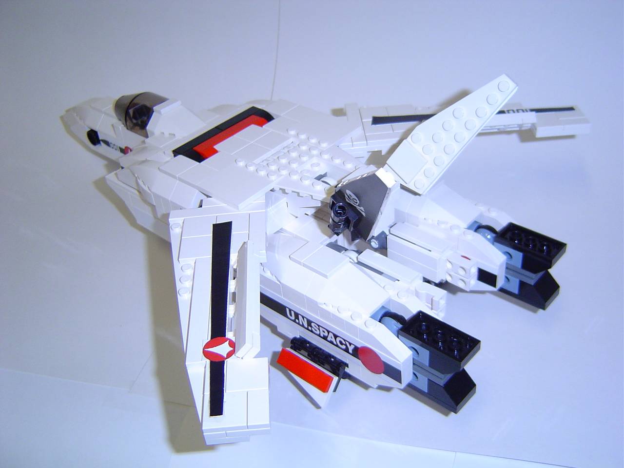 macross_vf-1a_valkyrie_fighter_00.jpg