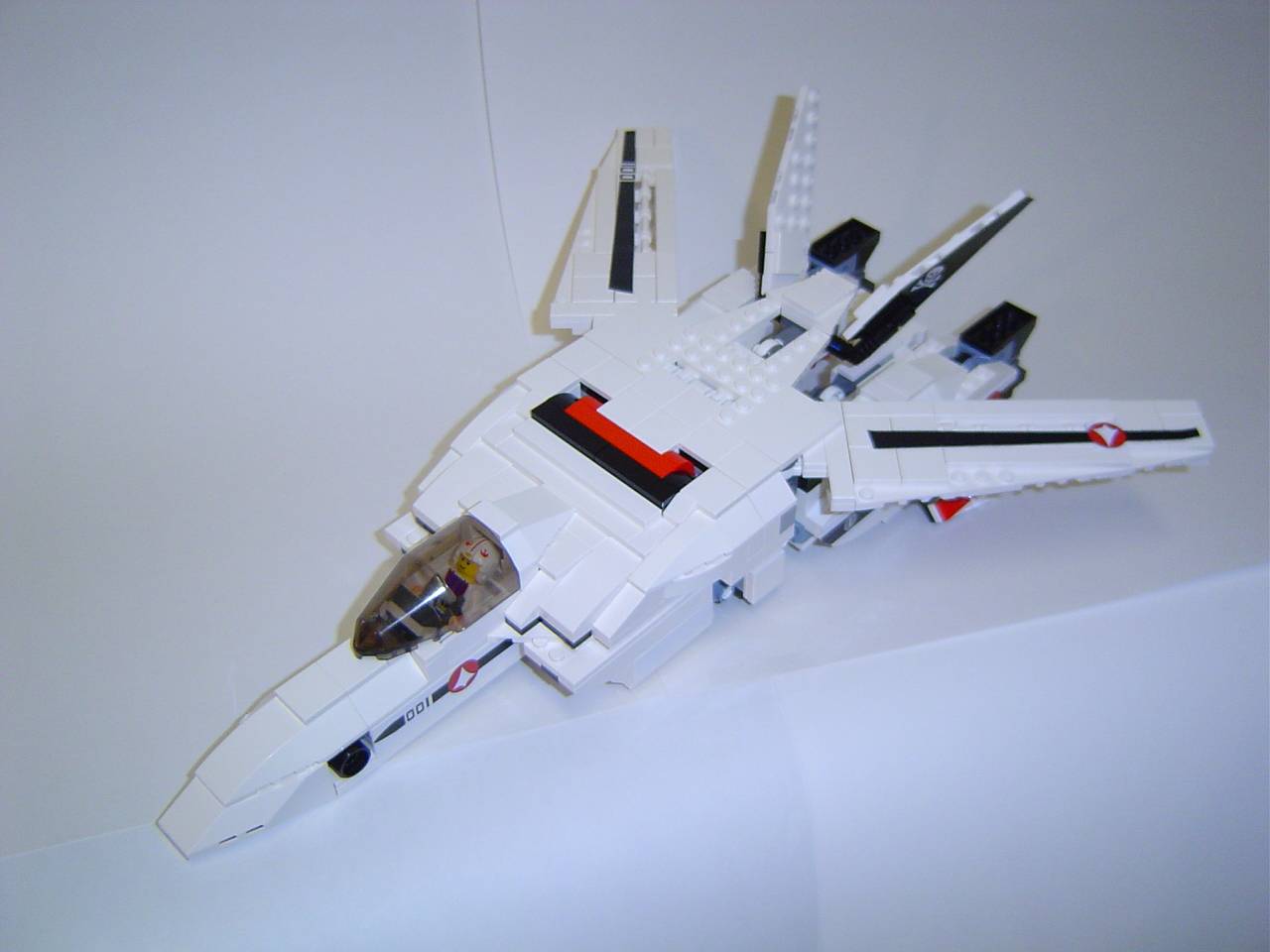 macross_vf-1a_valkyrie_fighter_03.jpg