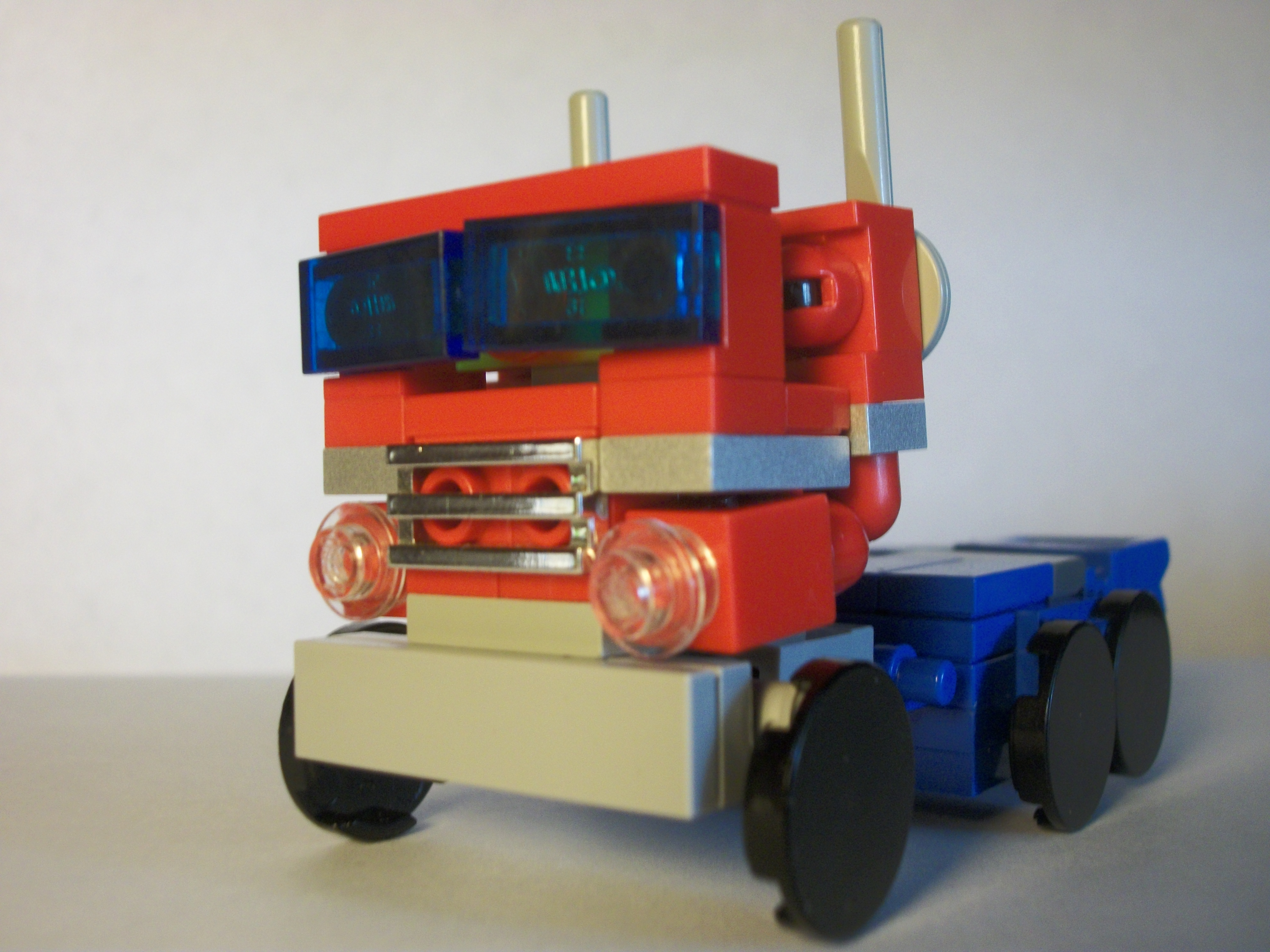 lego_mp-01_convoy_012.jpg
