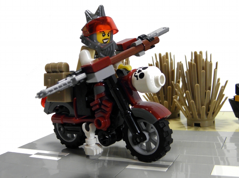 desert_duel_motorcycle_babe.jpg