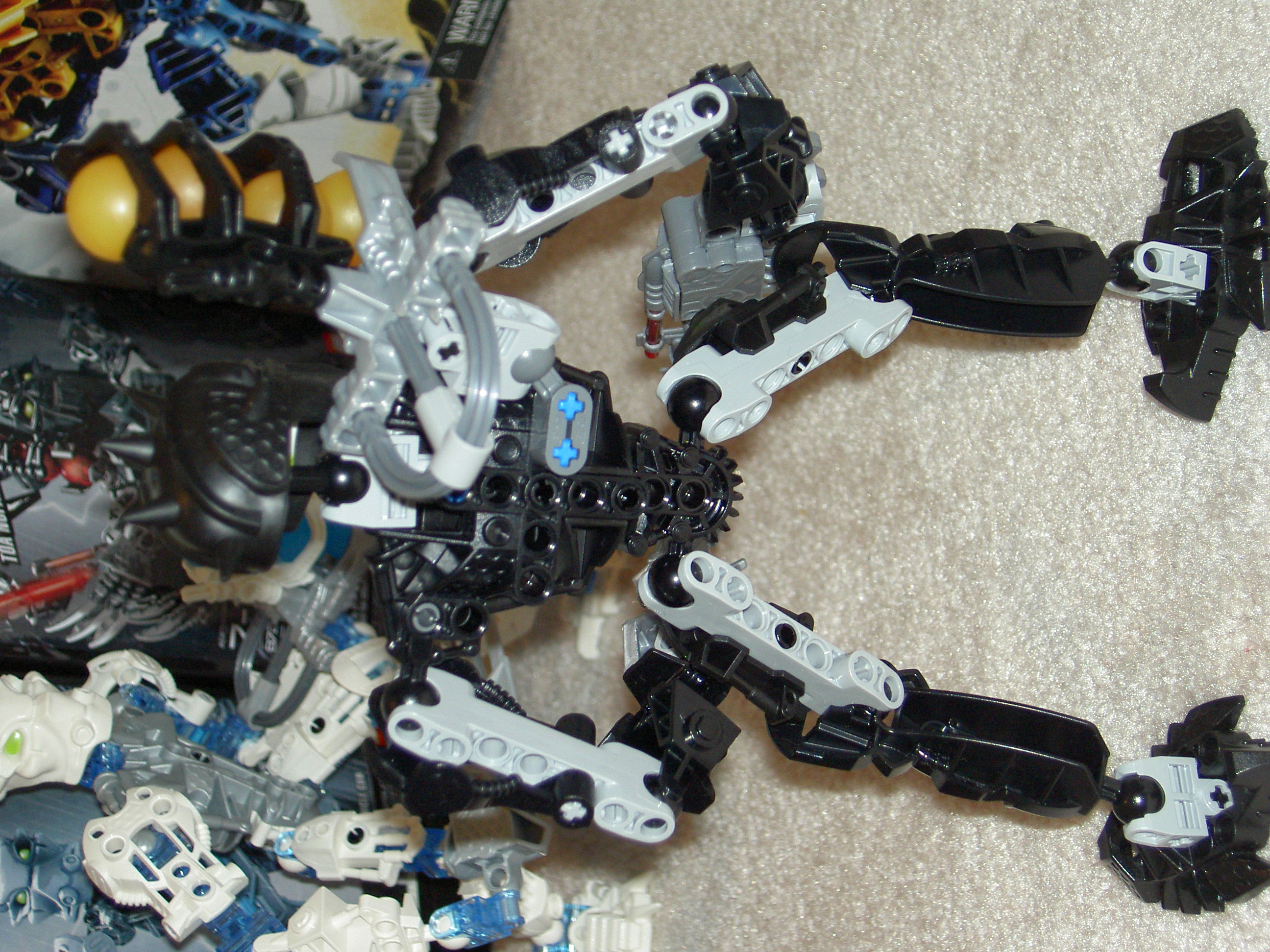 new_bionicle_pics_019.jpg