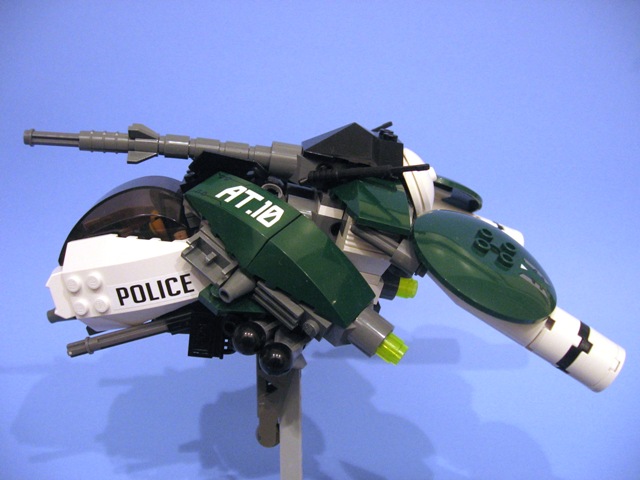 police_tiger_at_ship_03.jpg