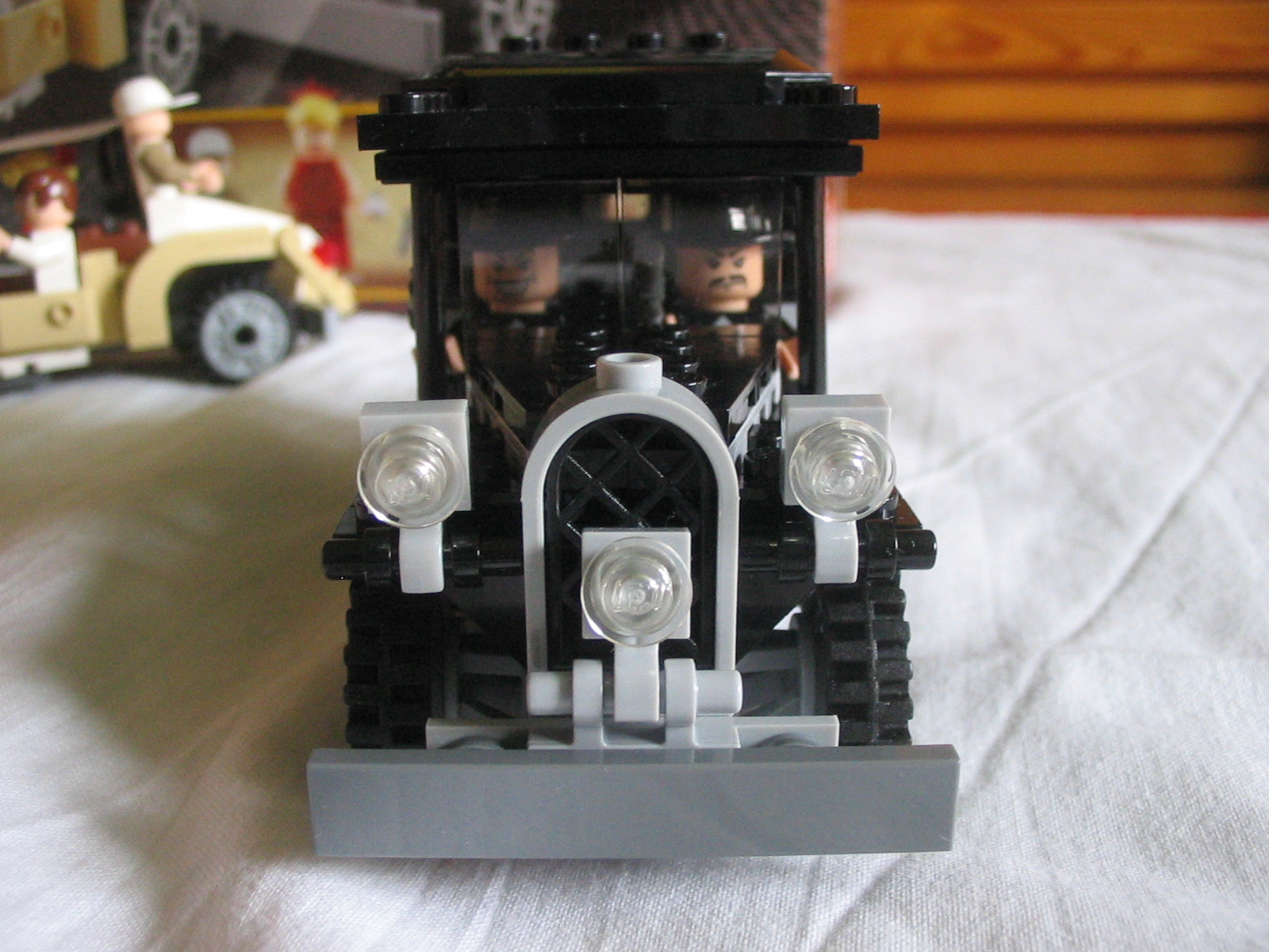 7682car2front.jpg