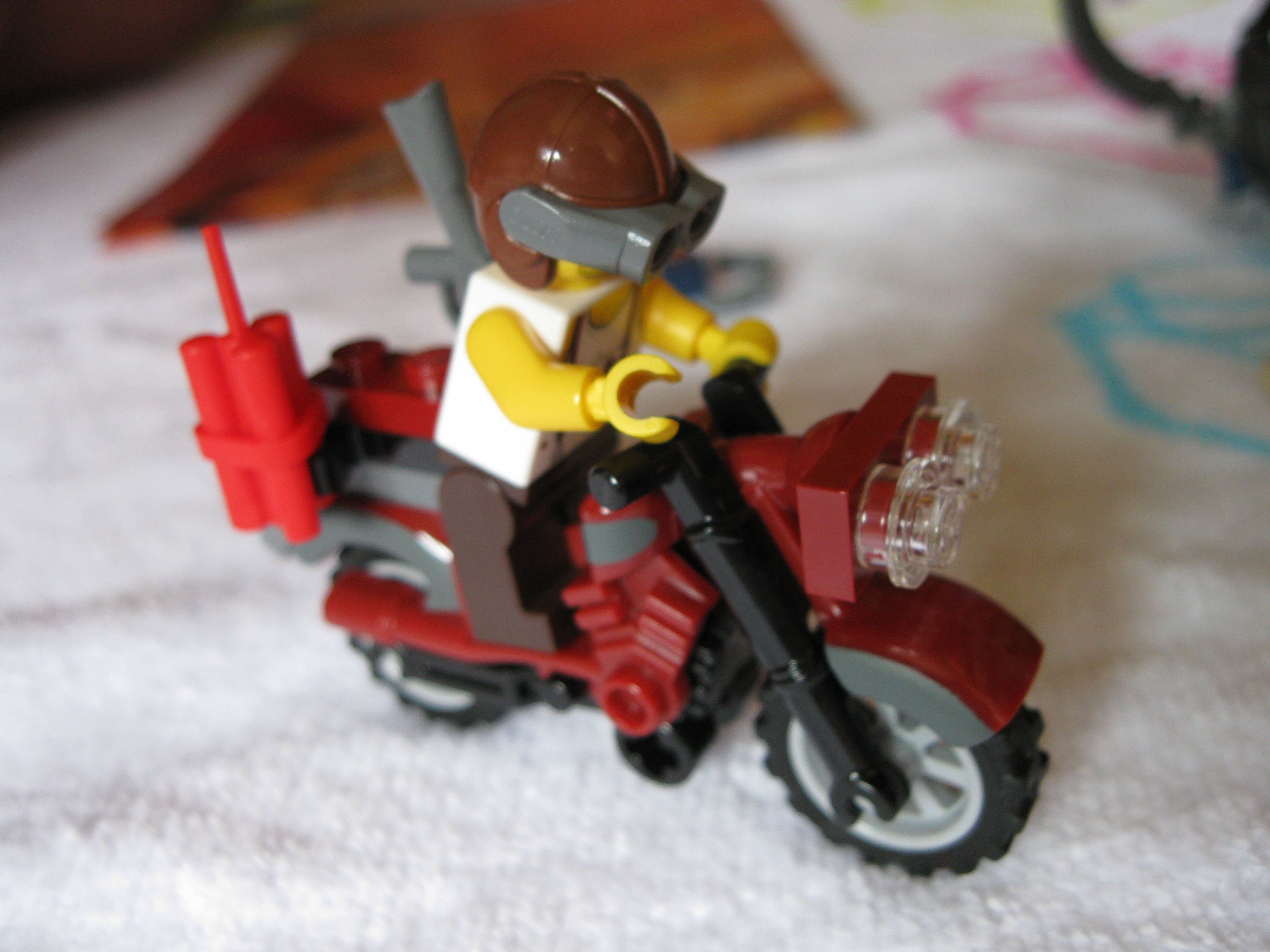 7306motorbikeside4.jpg