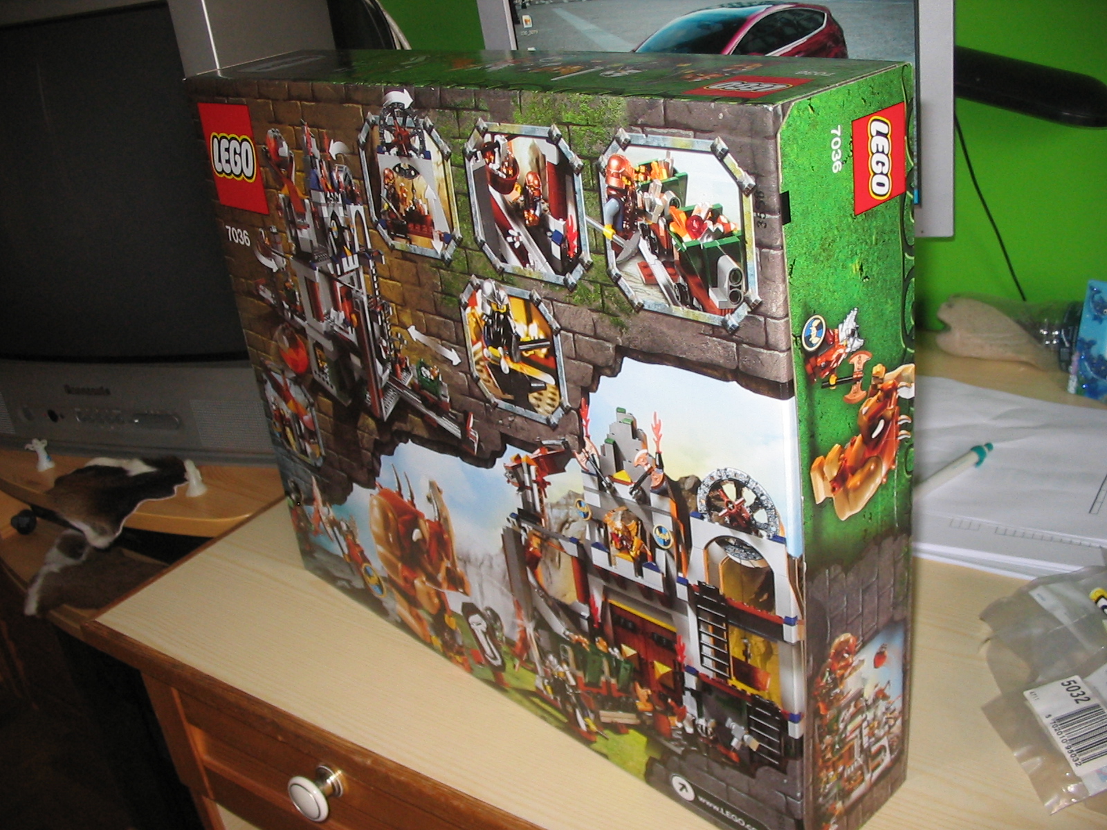 7036box4.jpg