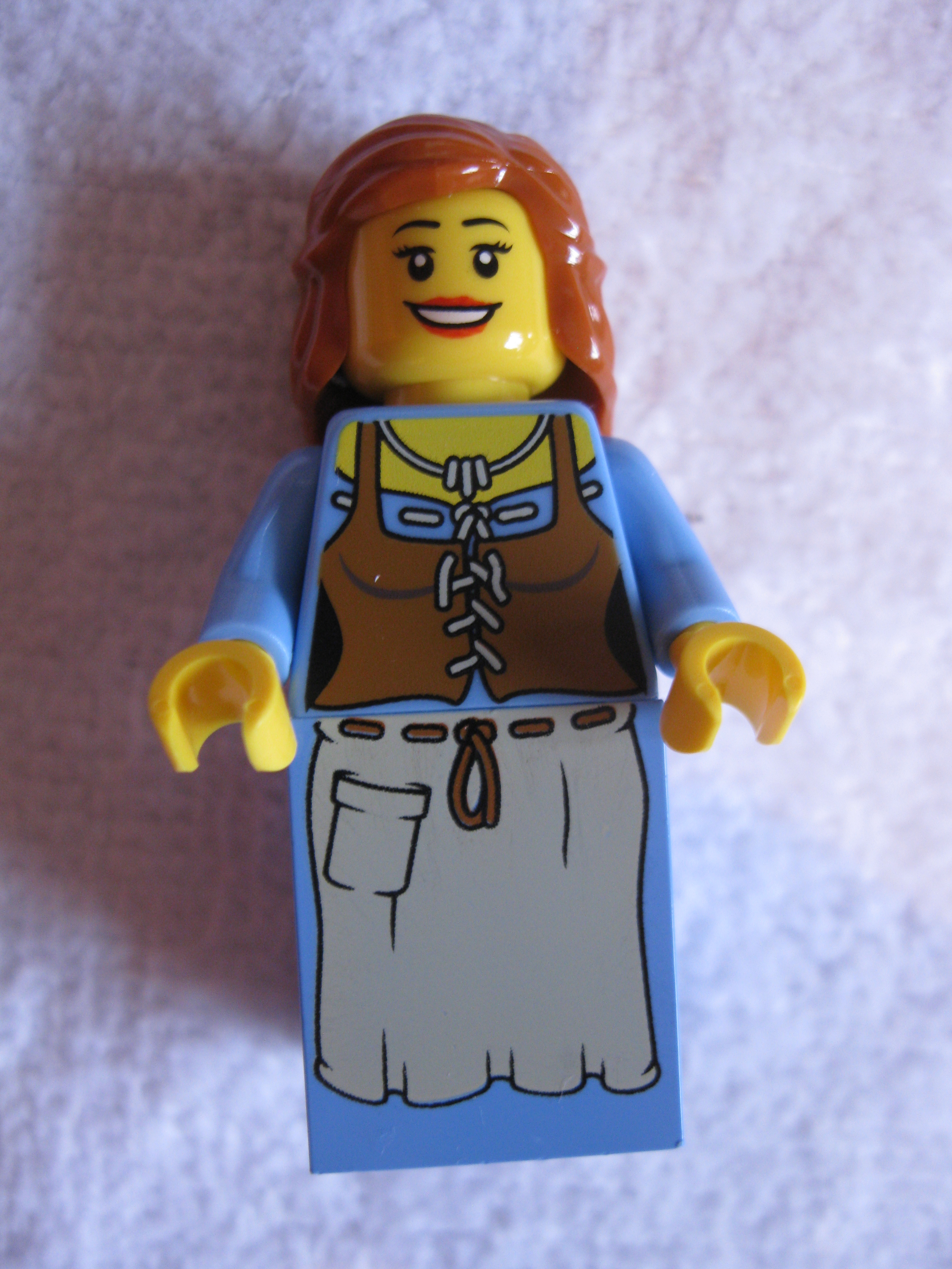7189minifiguresfraubauer.jpg