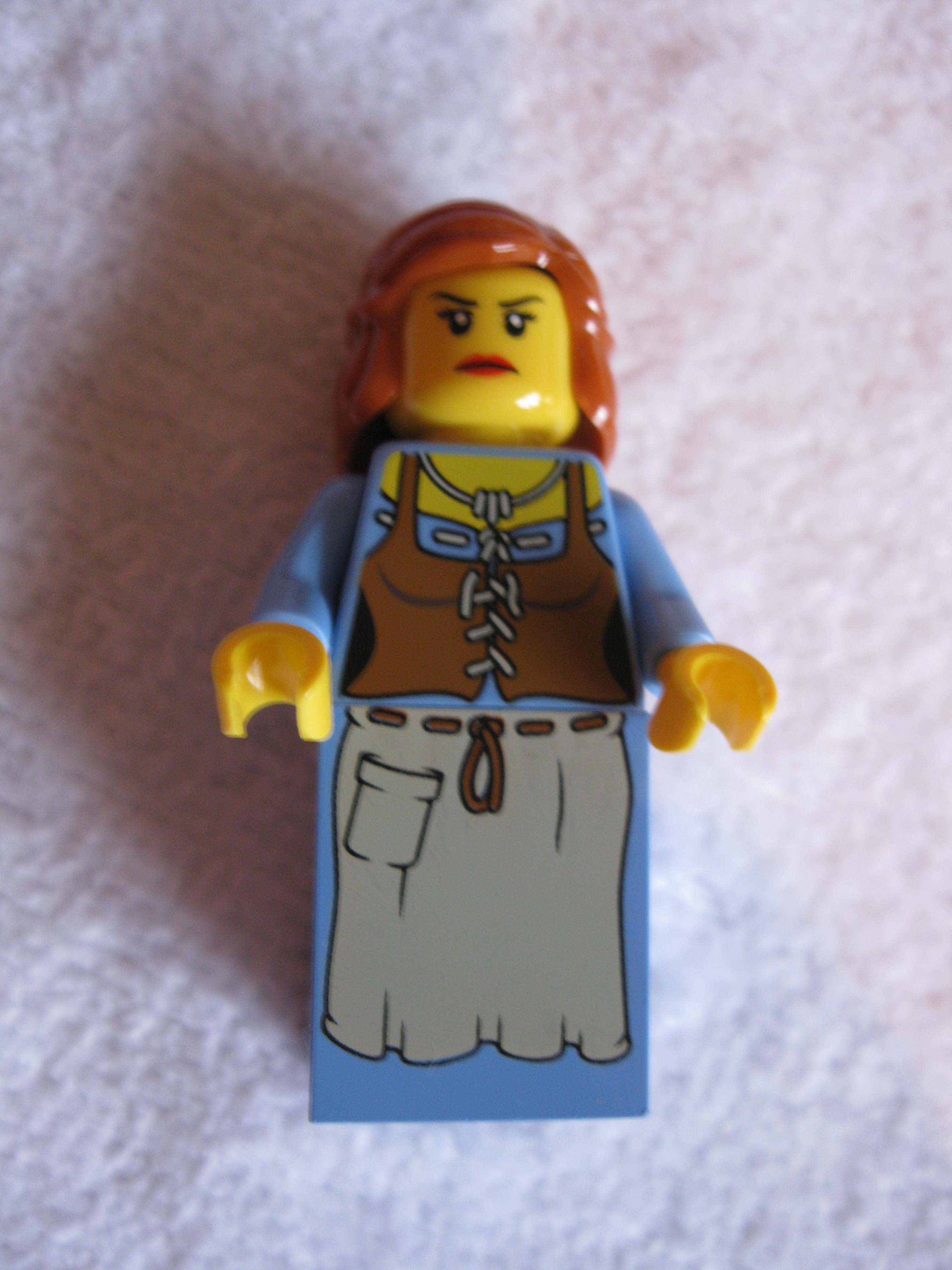 7189minifiguresfraubauer2.jpg