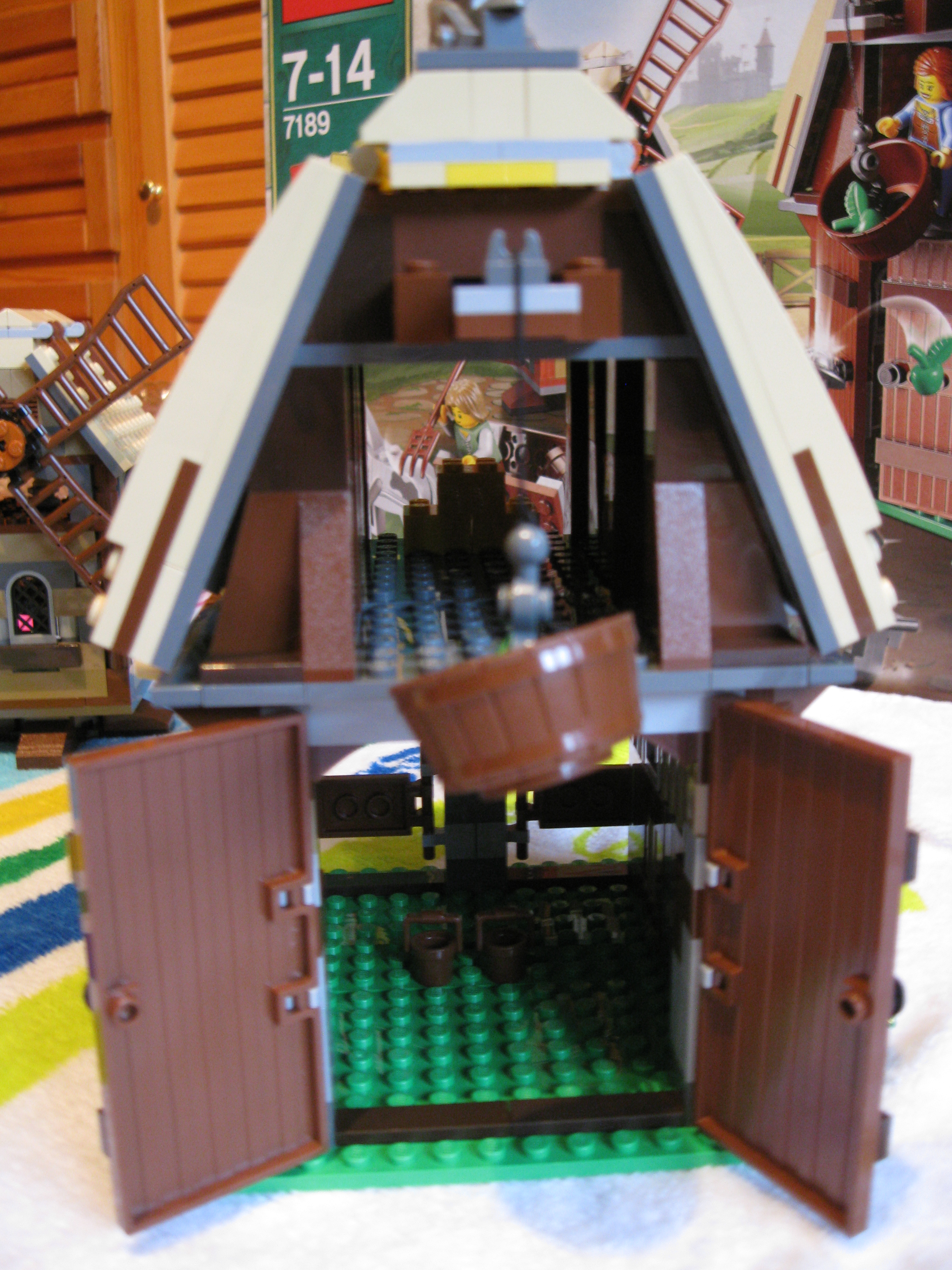 7189shedfront2.jpg