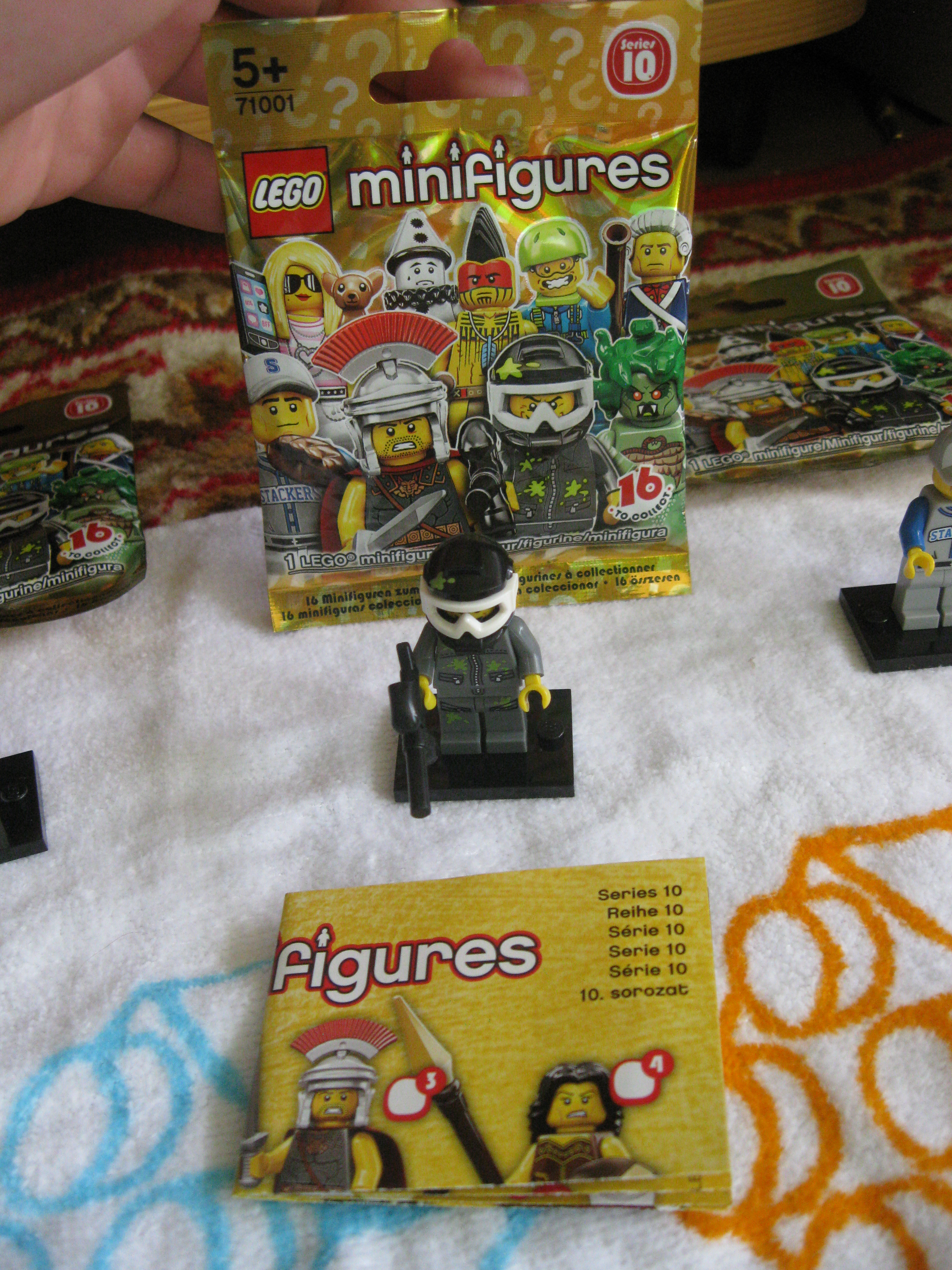 71001paintballplayer.jpg