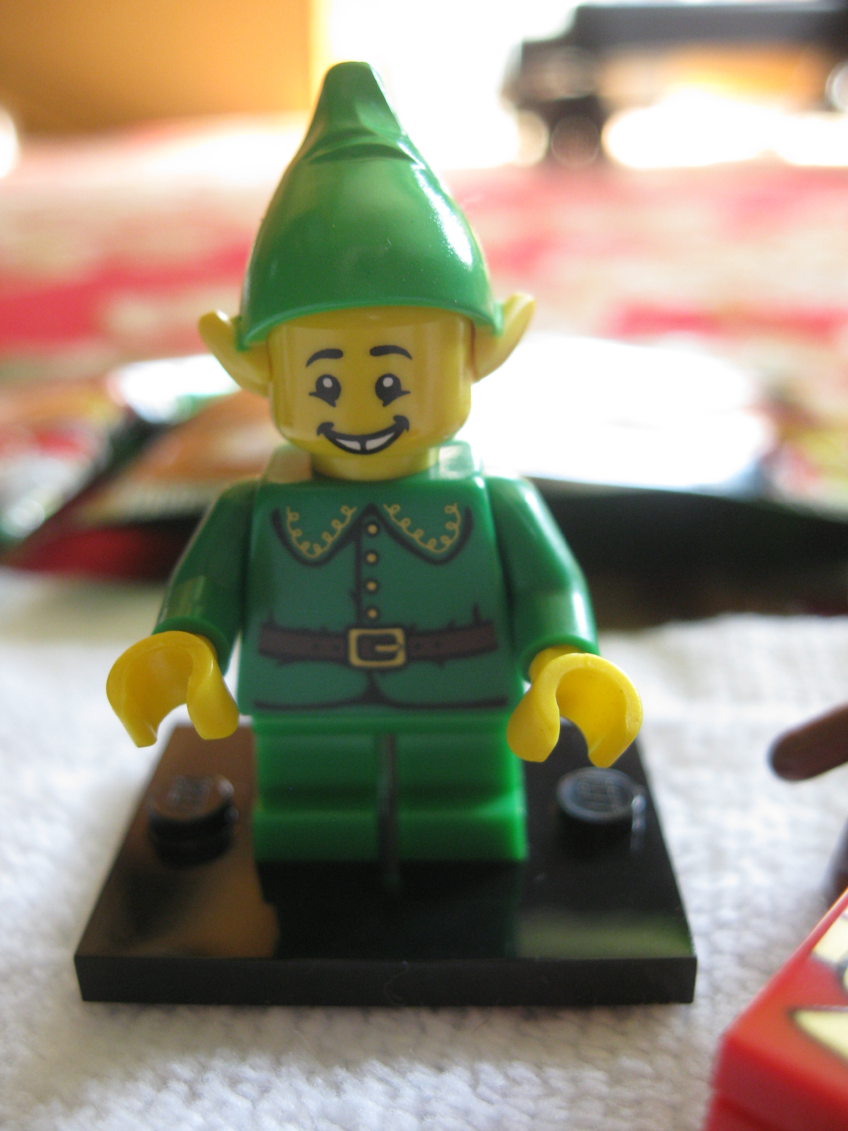 71002holidayelf2.jpg