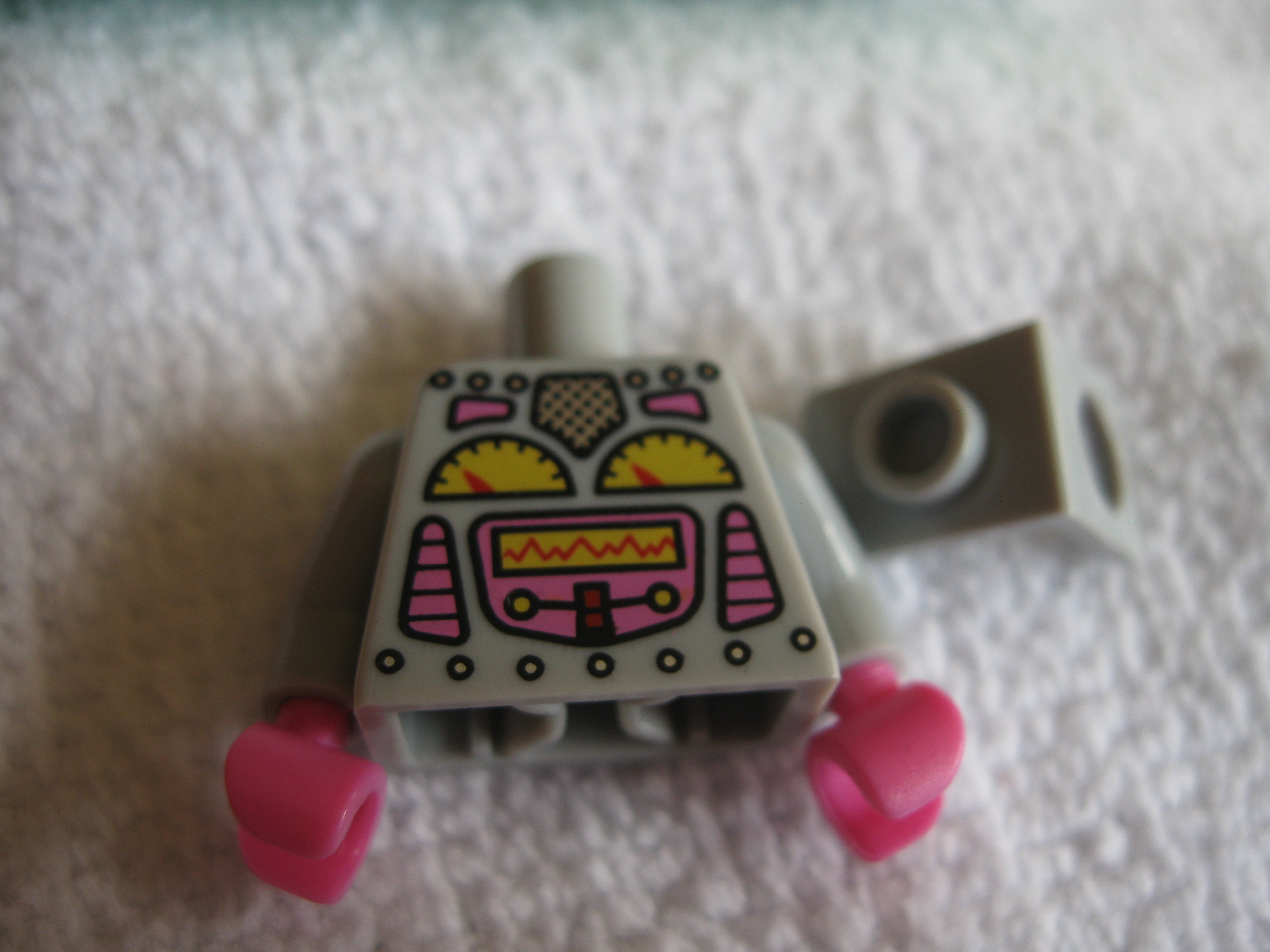 71002ladyrobotb.jpg