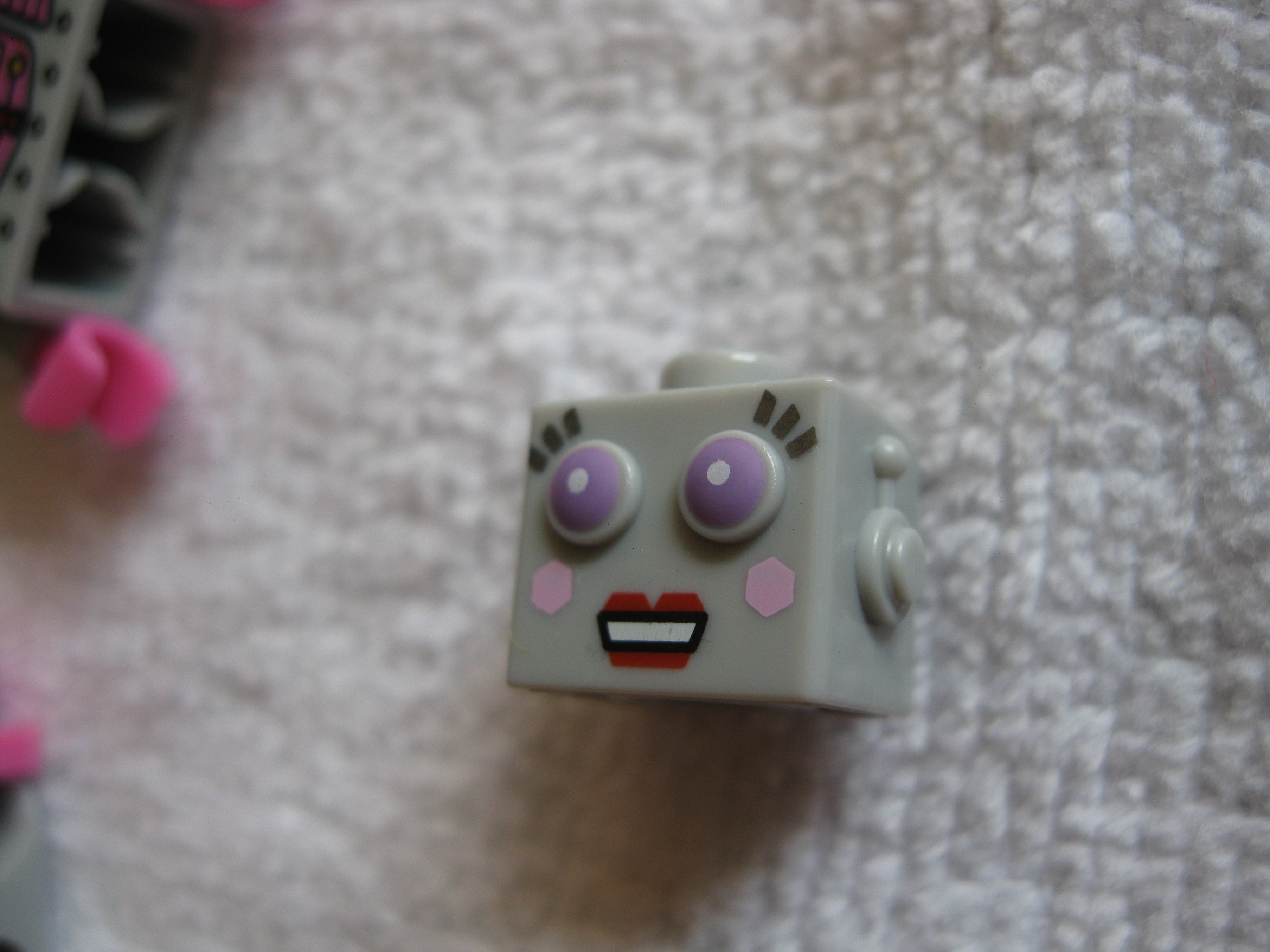 71002ladyrobote.jpg