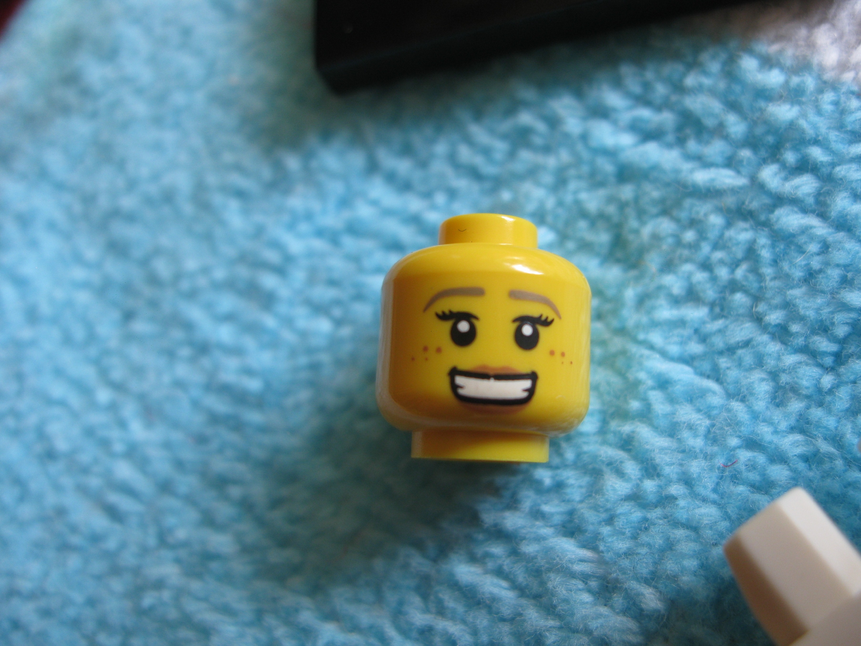 71002pretzelgirld.jpg