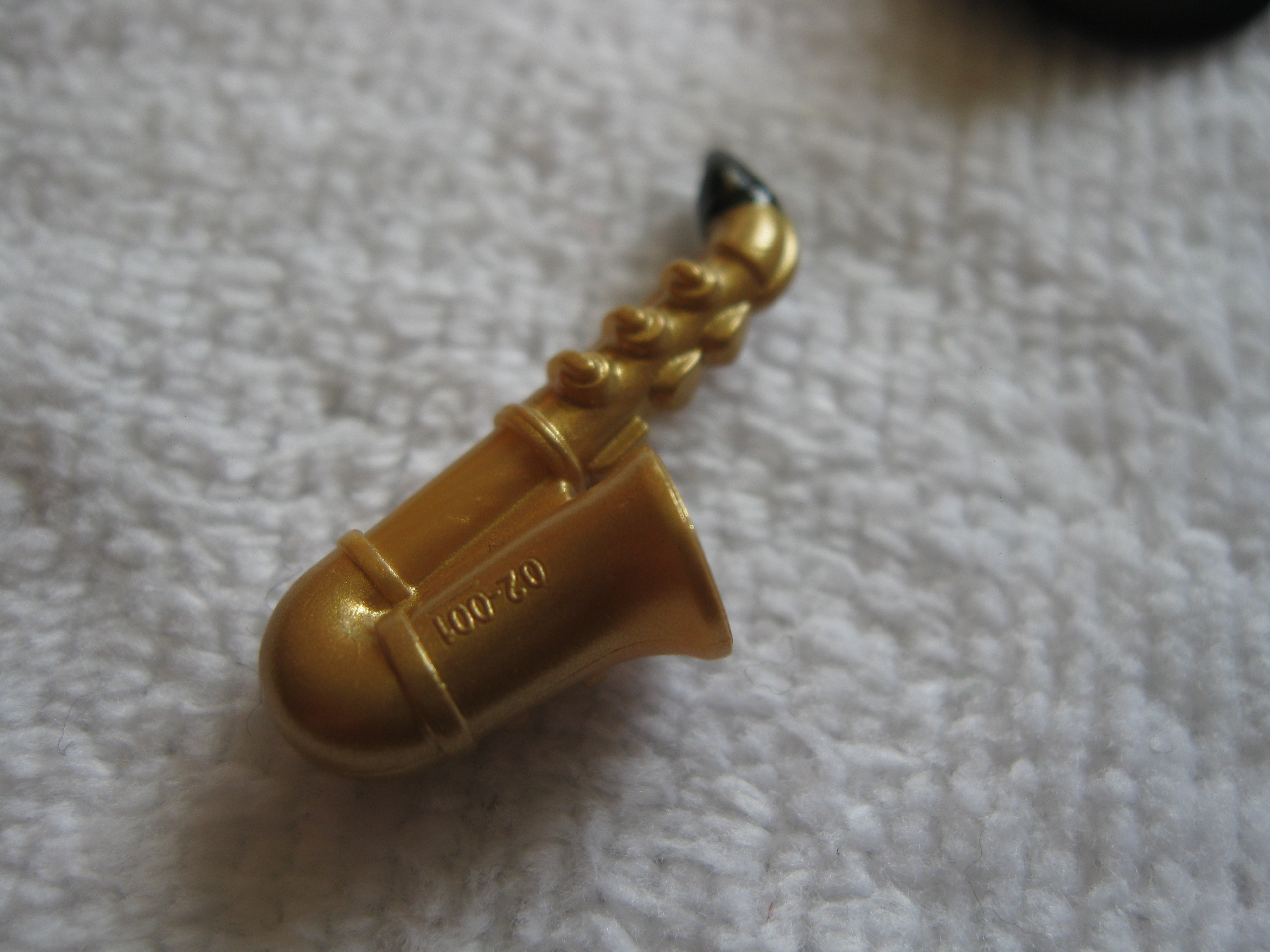 71002saxophoneplayerg.jpg