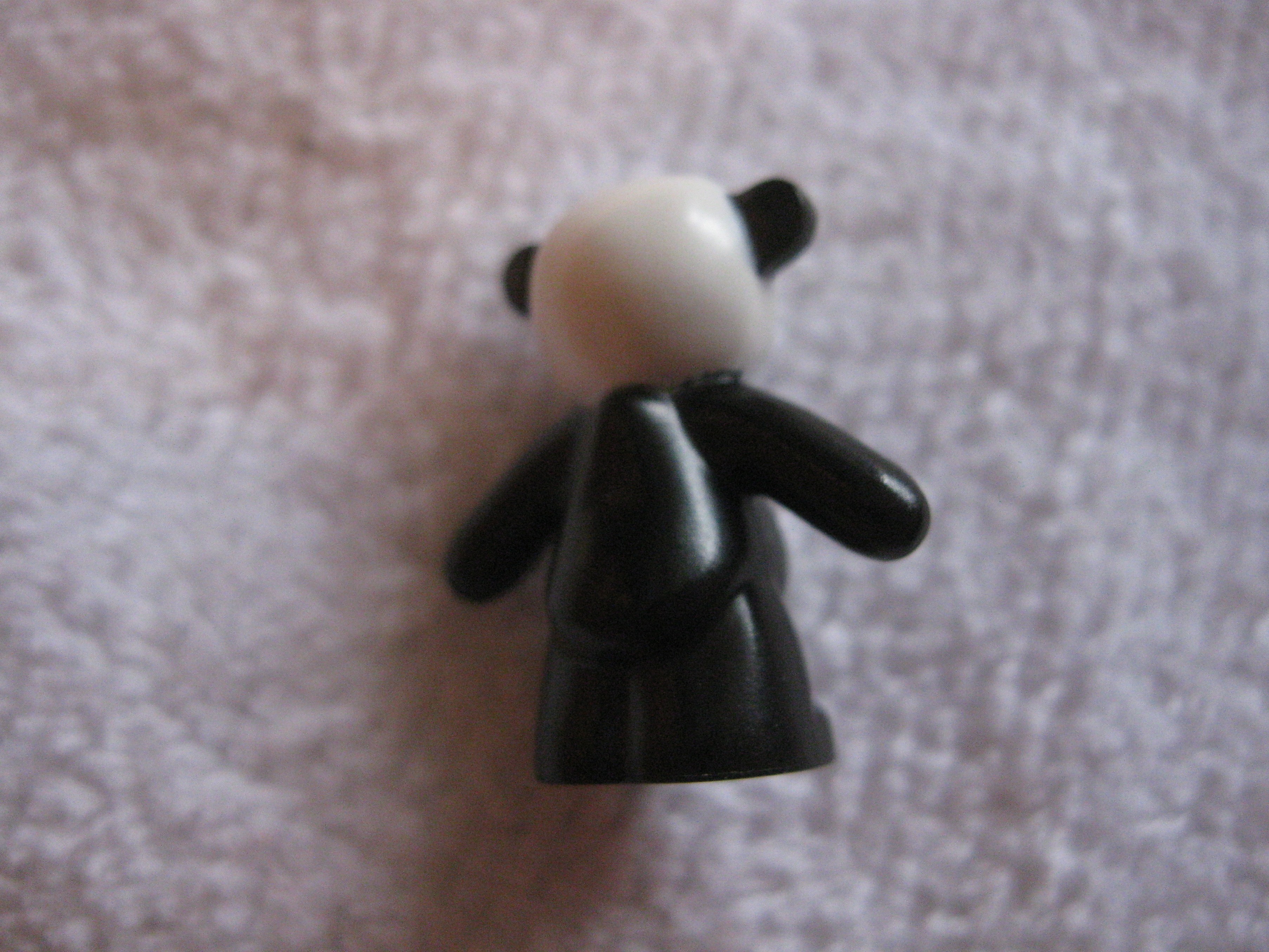 71004pandaguyl.jpg