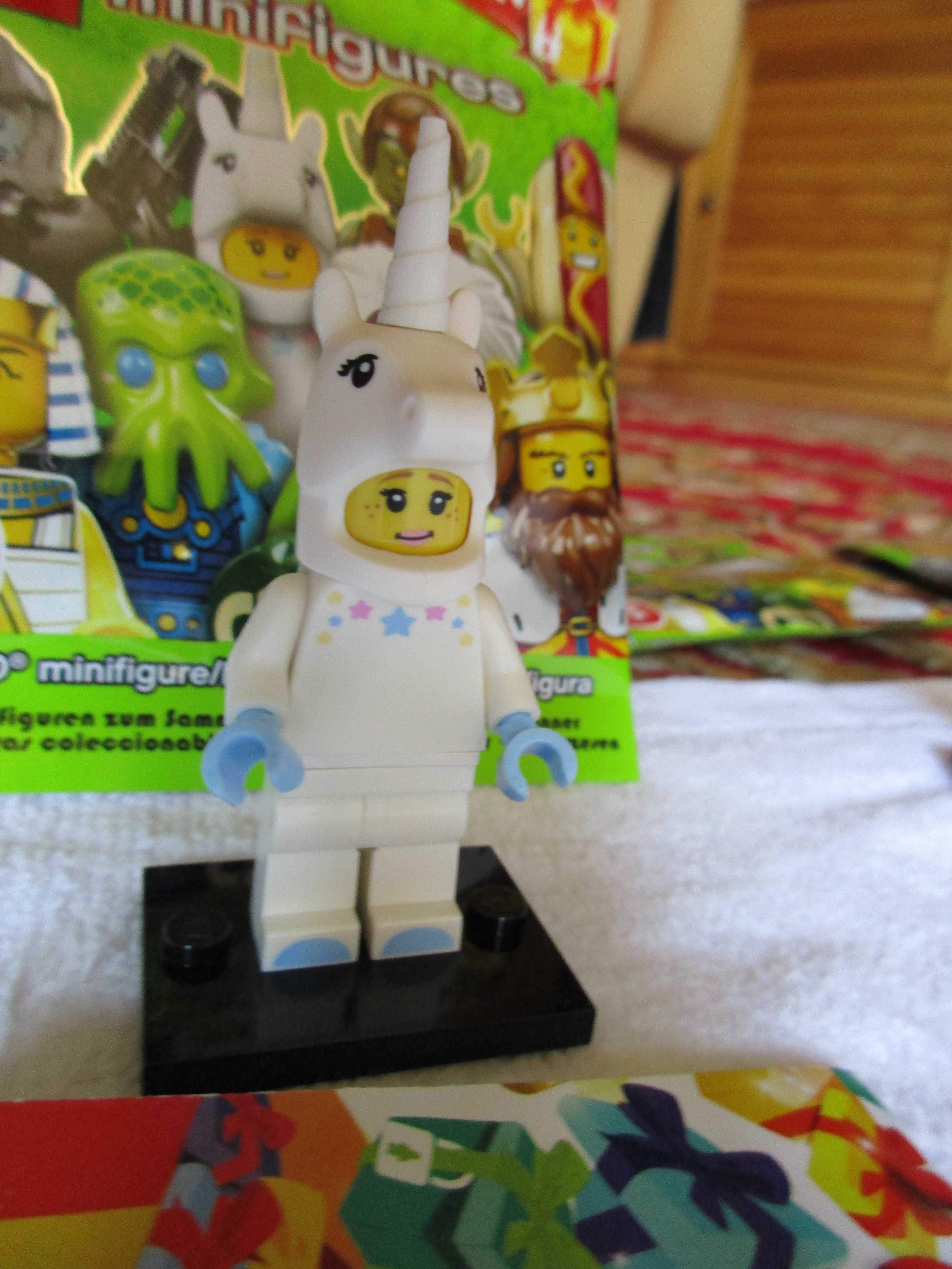 71008unicorngirl1.jpg