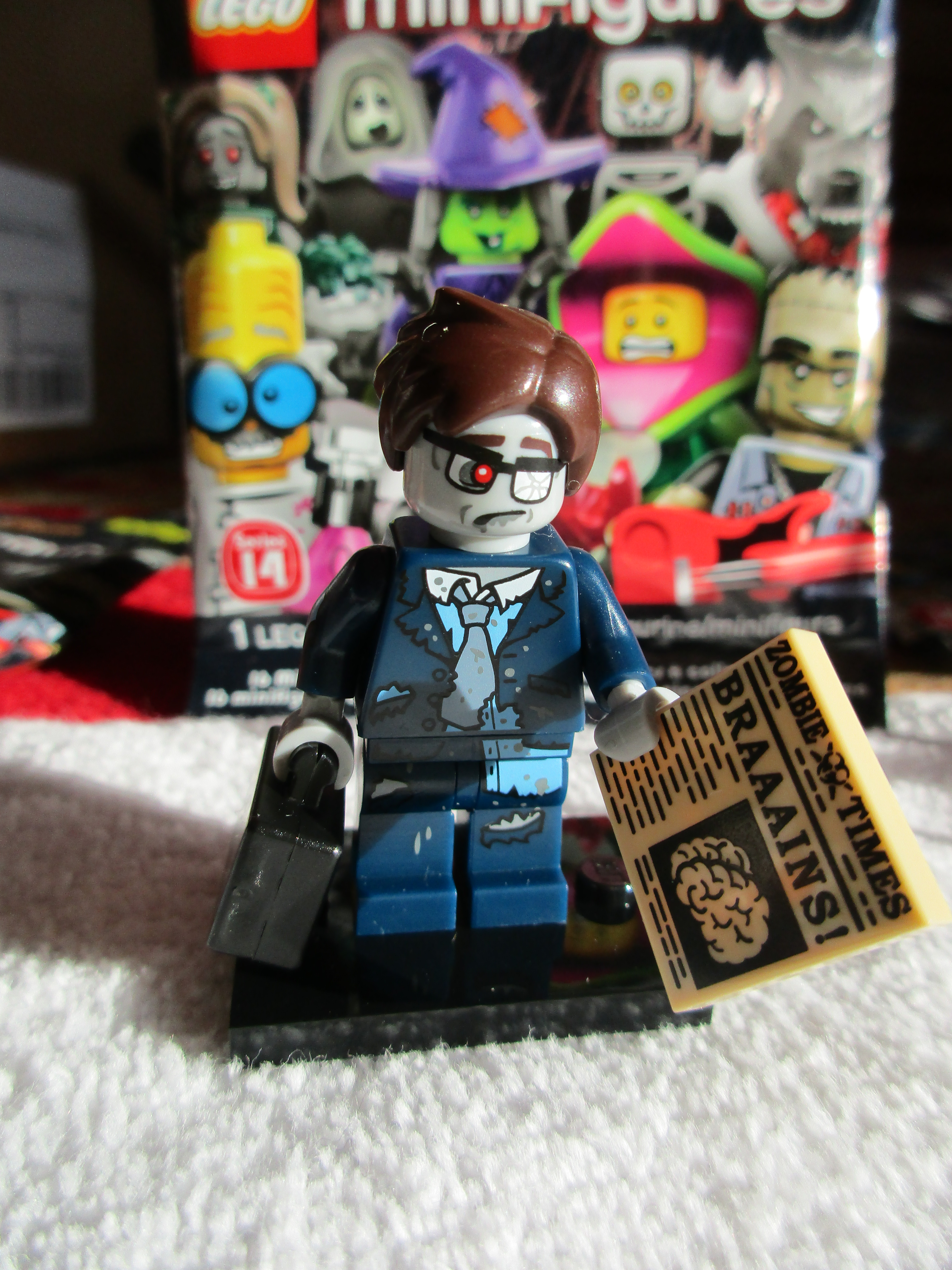 71010zombiebusinessman1.jpg