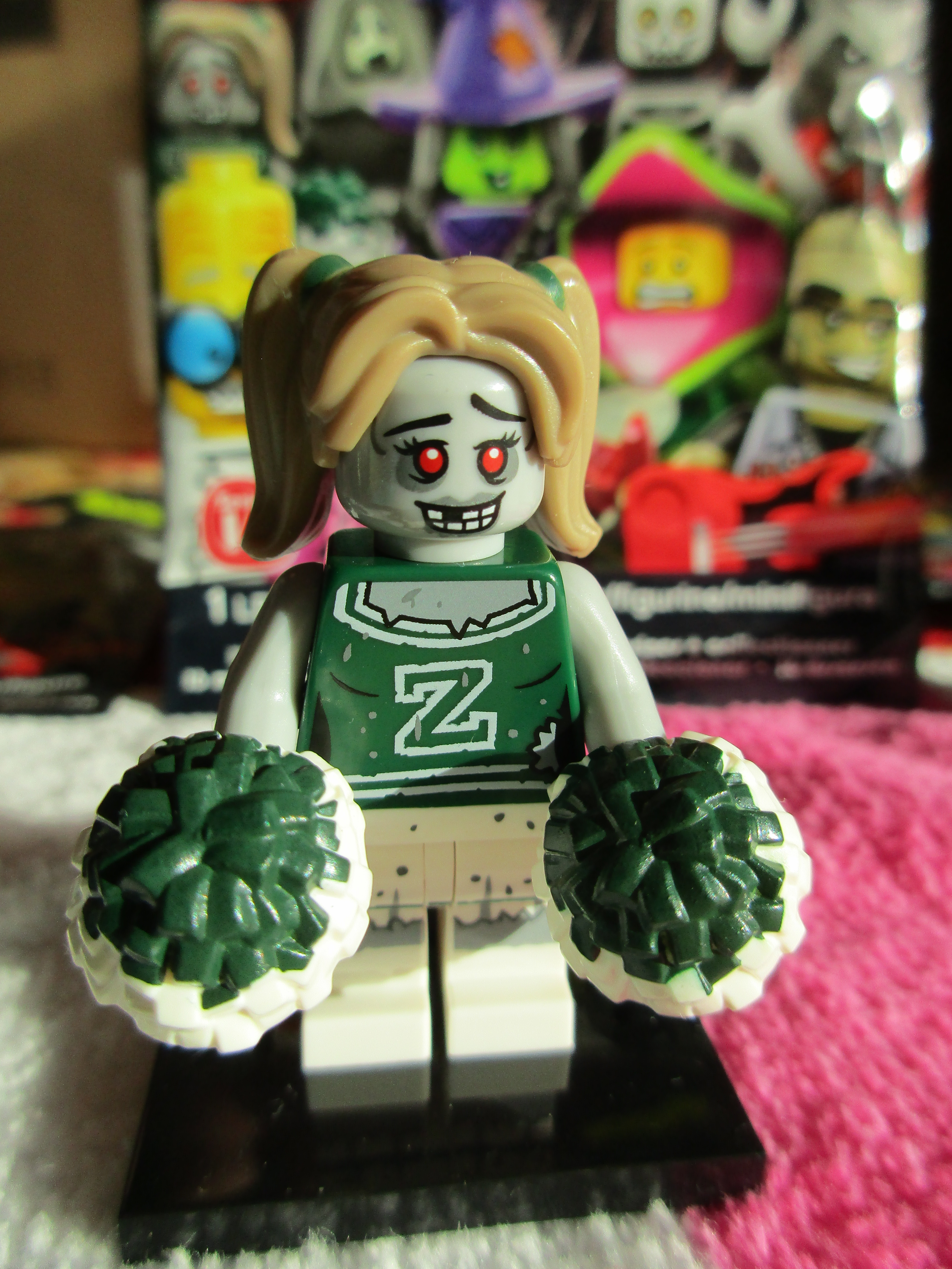 71010zombiecheerleader1.jpg