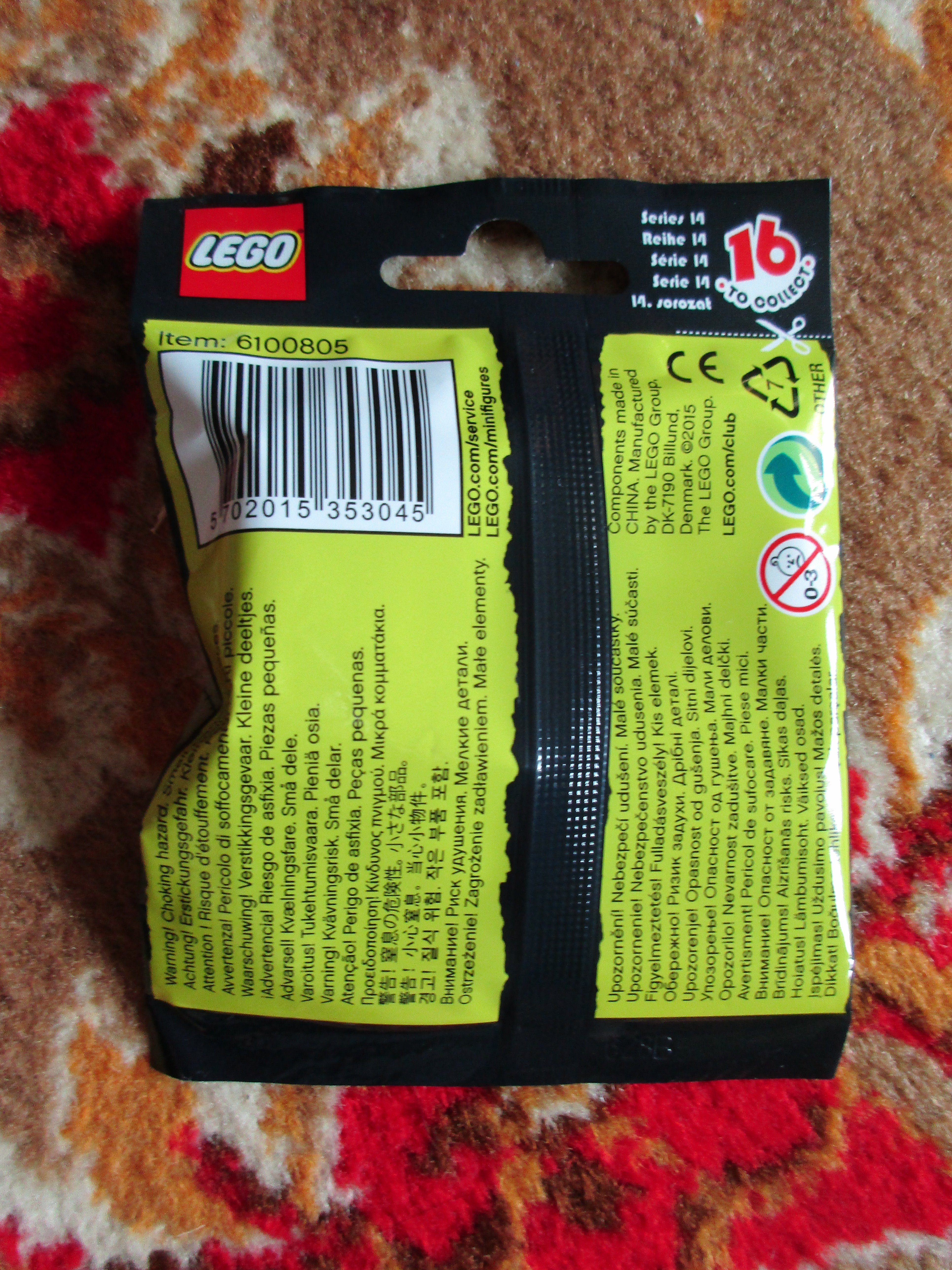 71010zombiecheerleaderpolybag2.jpg