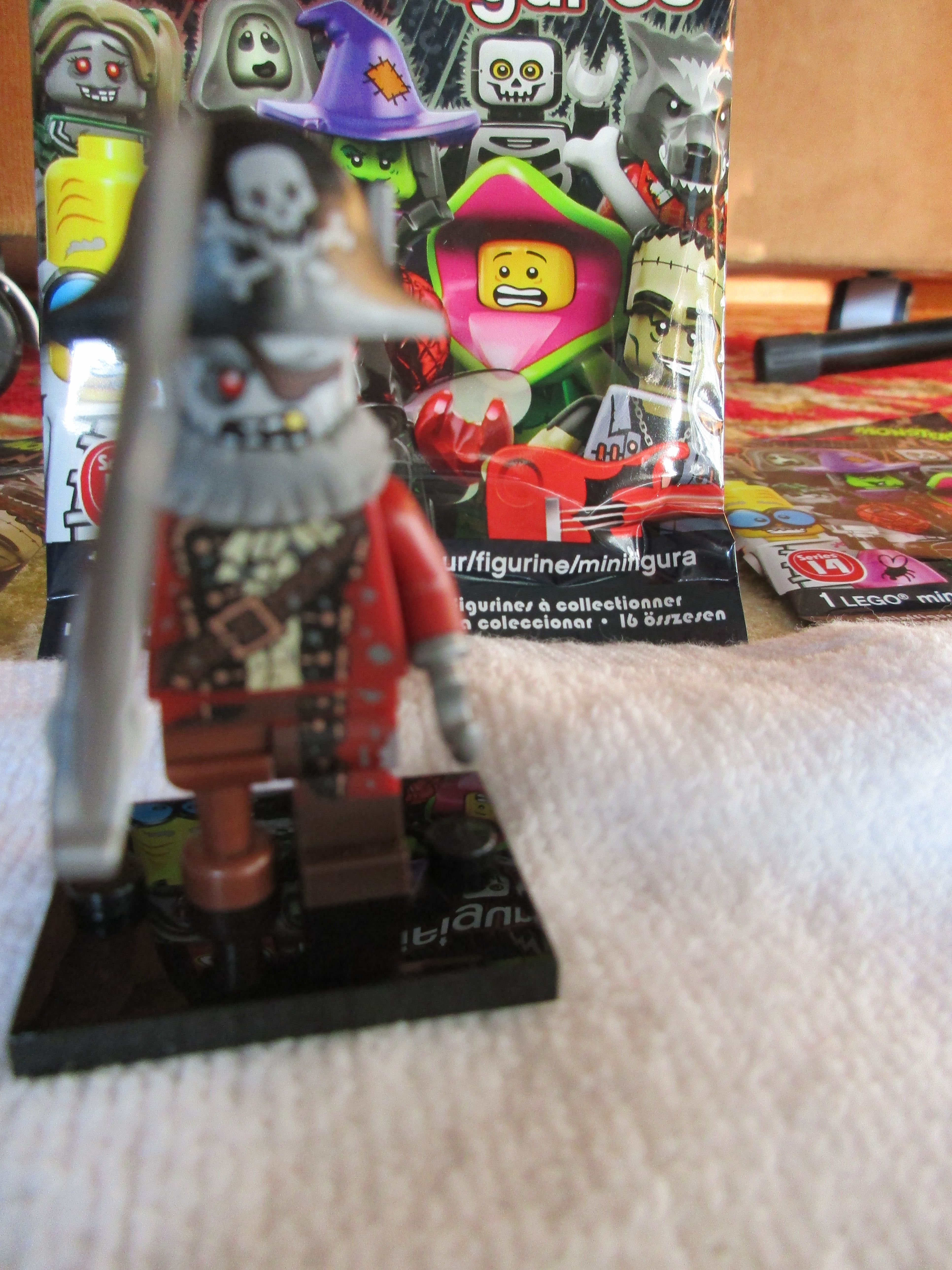 71010zombiepirate1.jpg