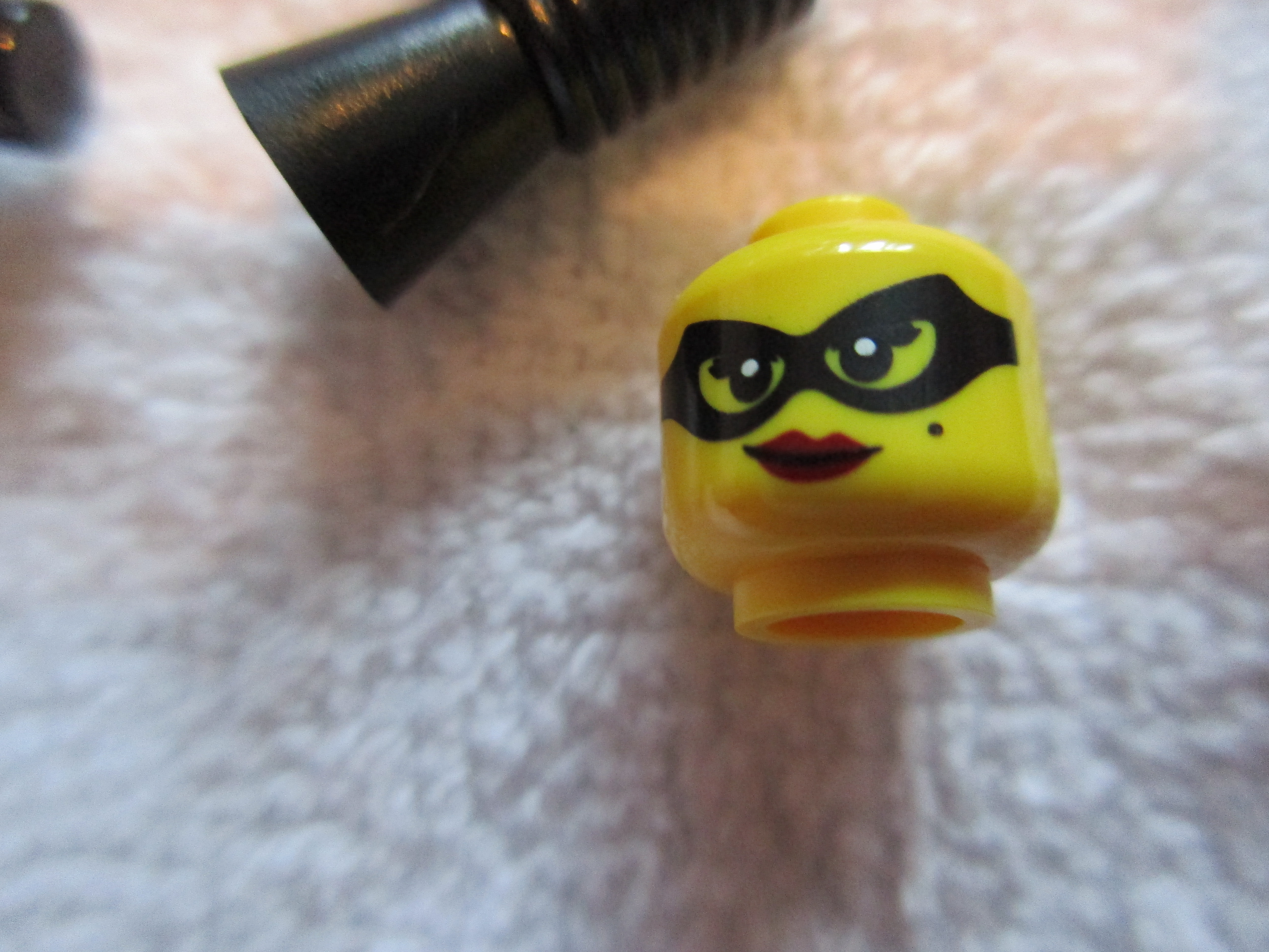 71011jewelthiefe.jpg