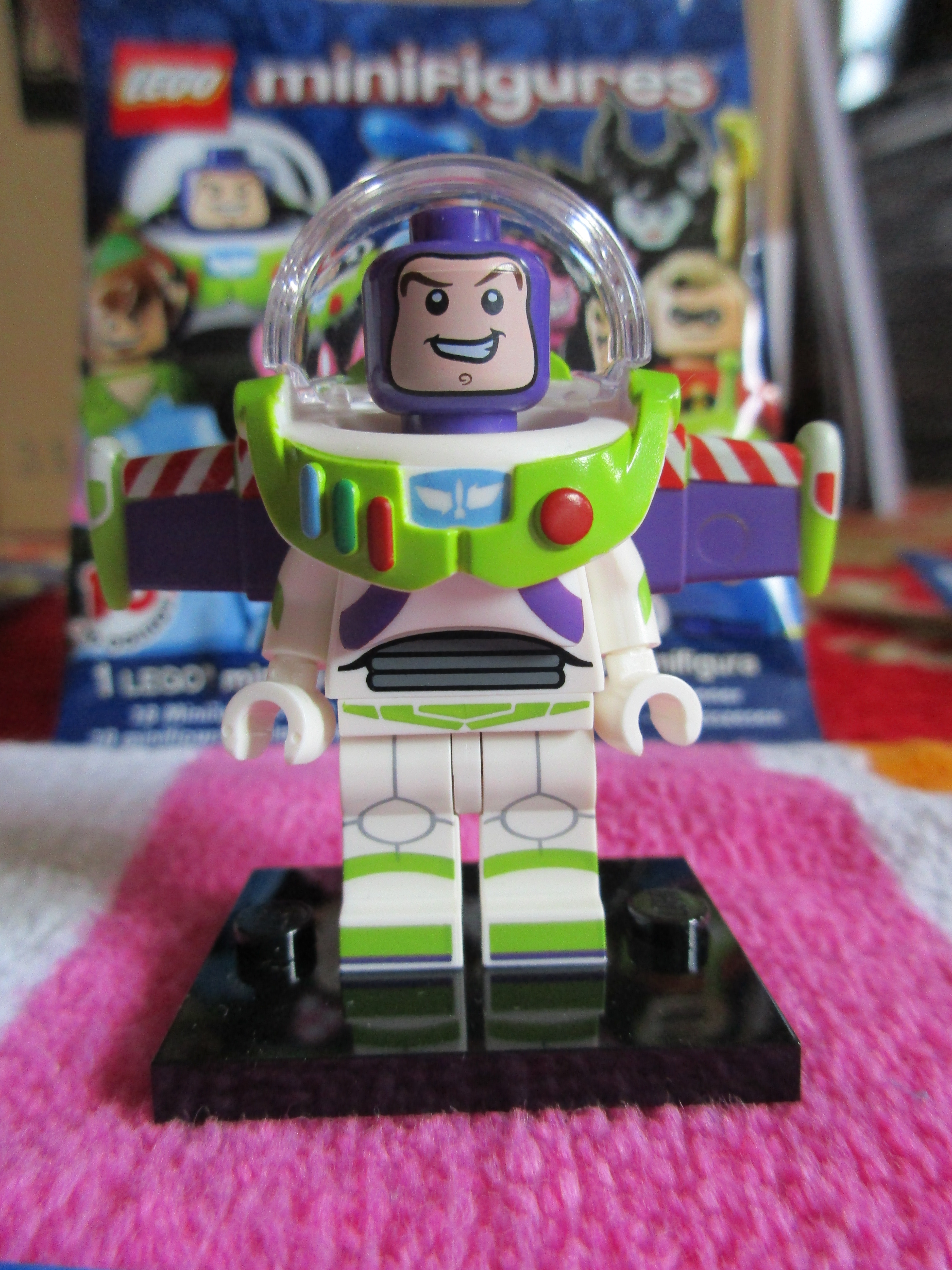 71012buzzlightyear1.jpg