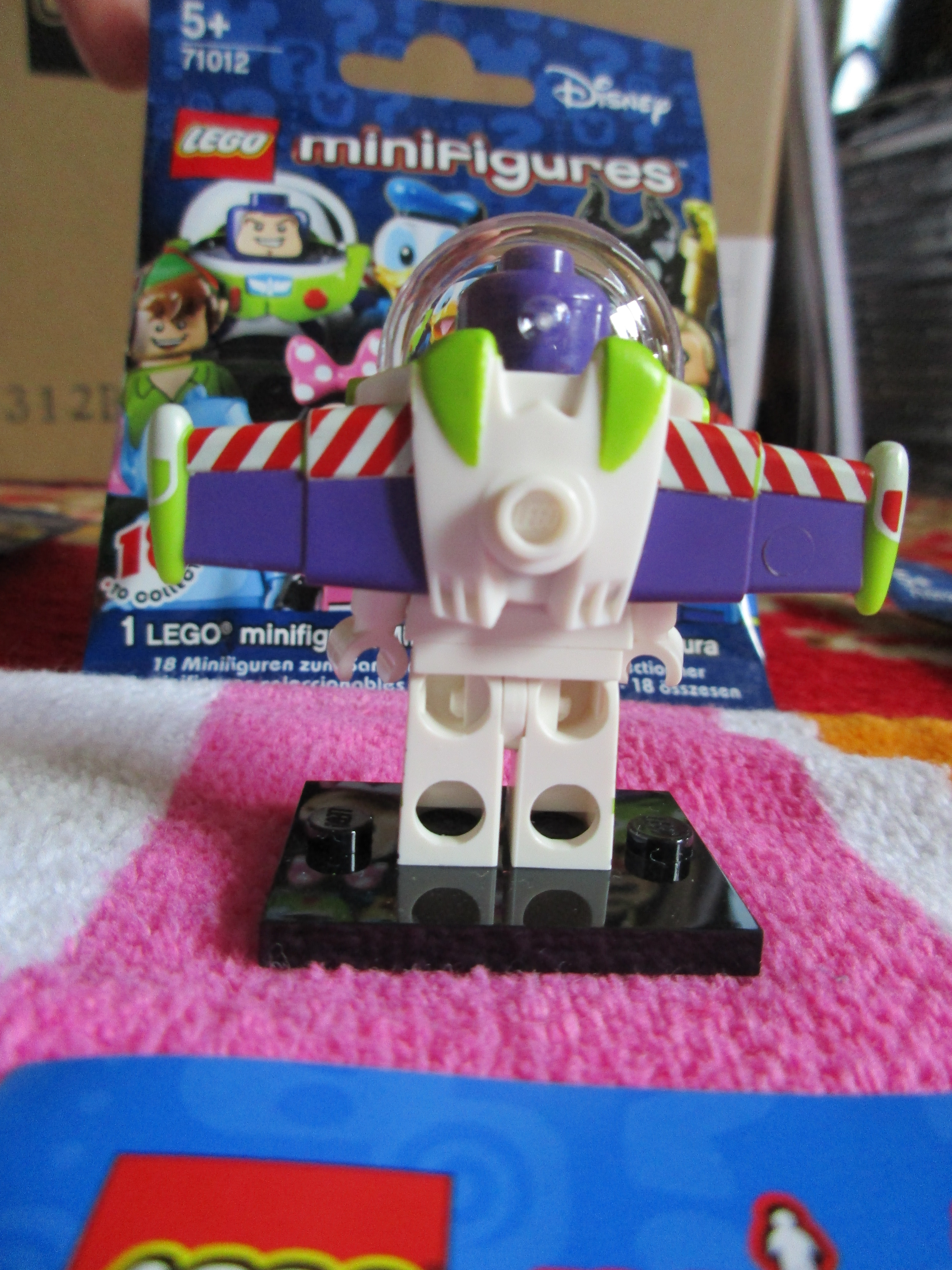 71012buzzlightyear2.jpg