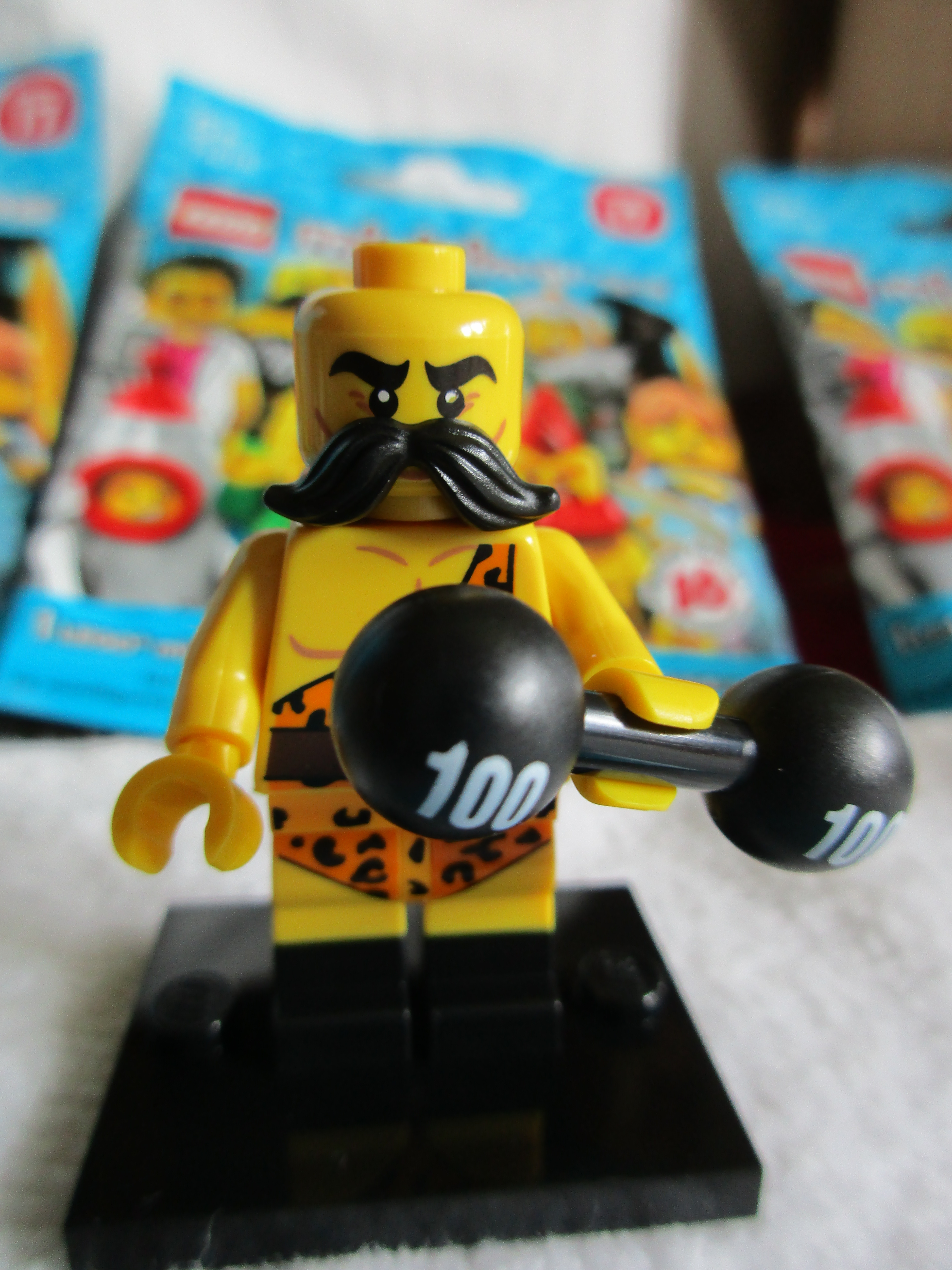 71018circusstrongman1.jpg