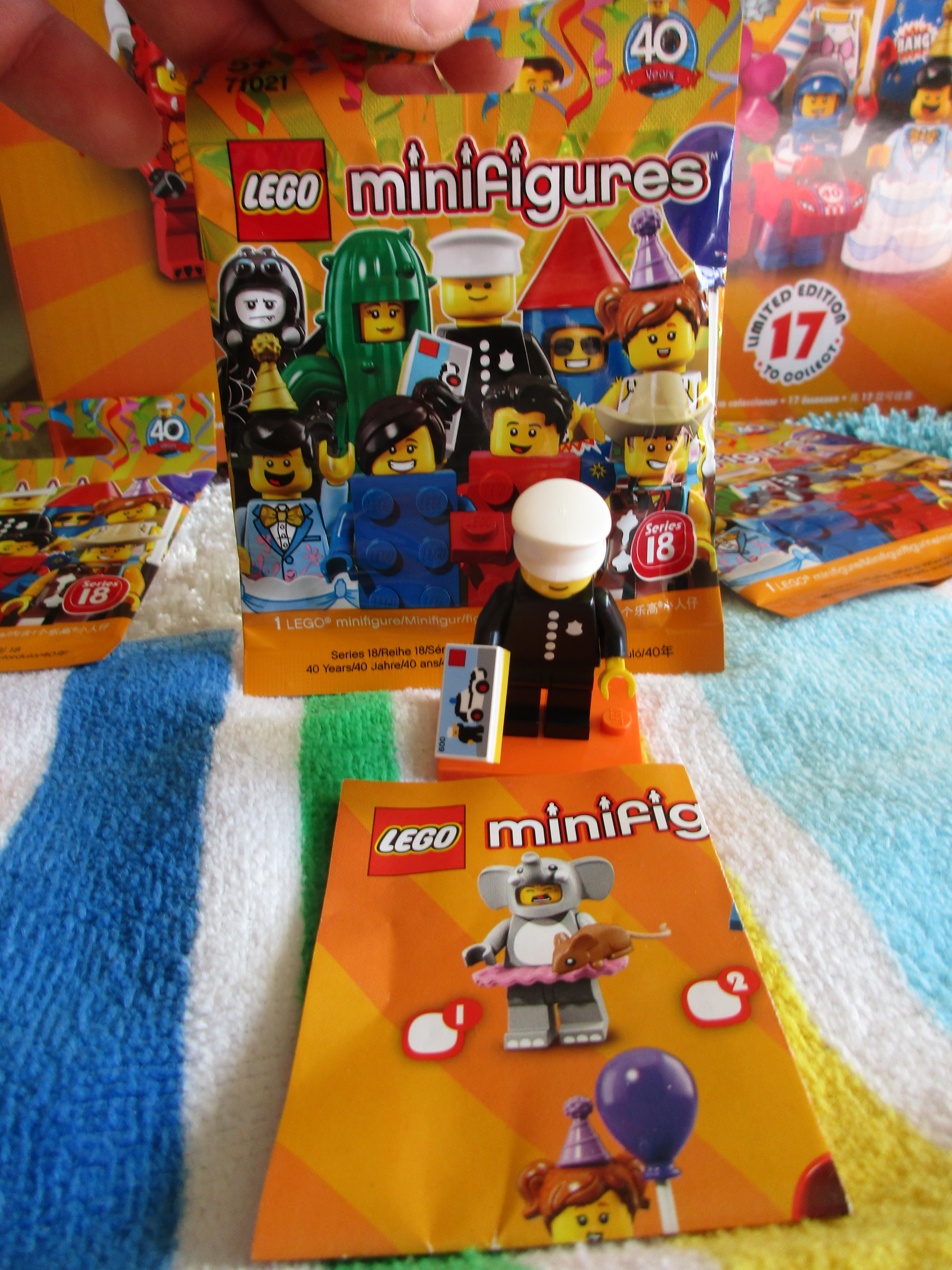 71021classicpoliceofficer.jpg