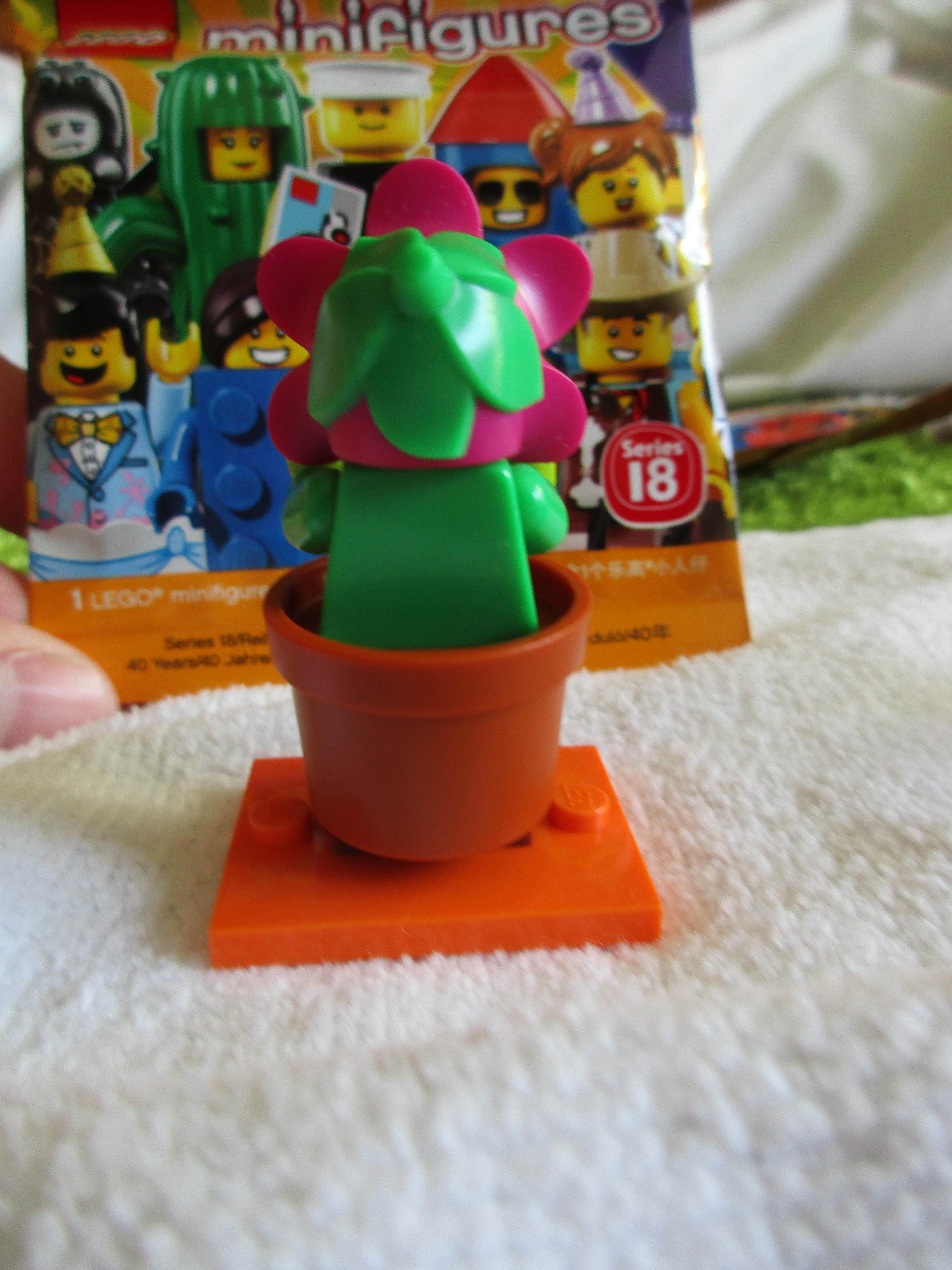 71021flowerpotgirl2.jpg