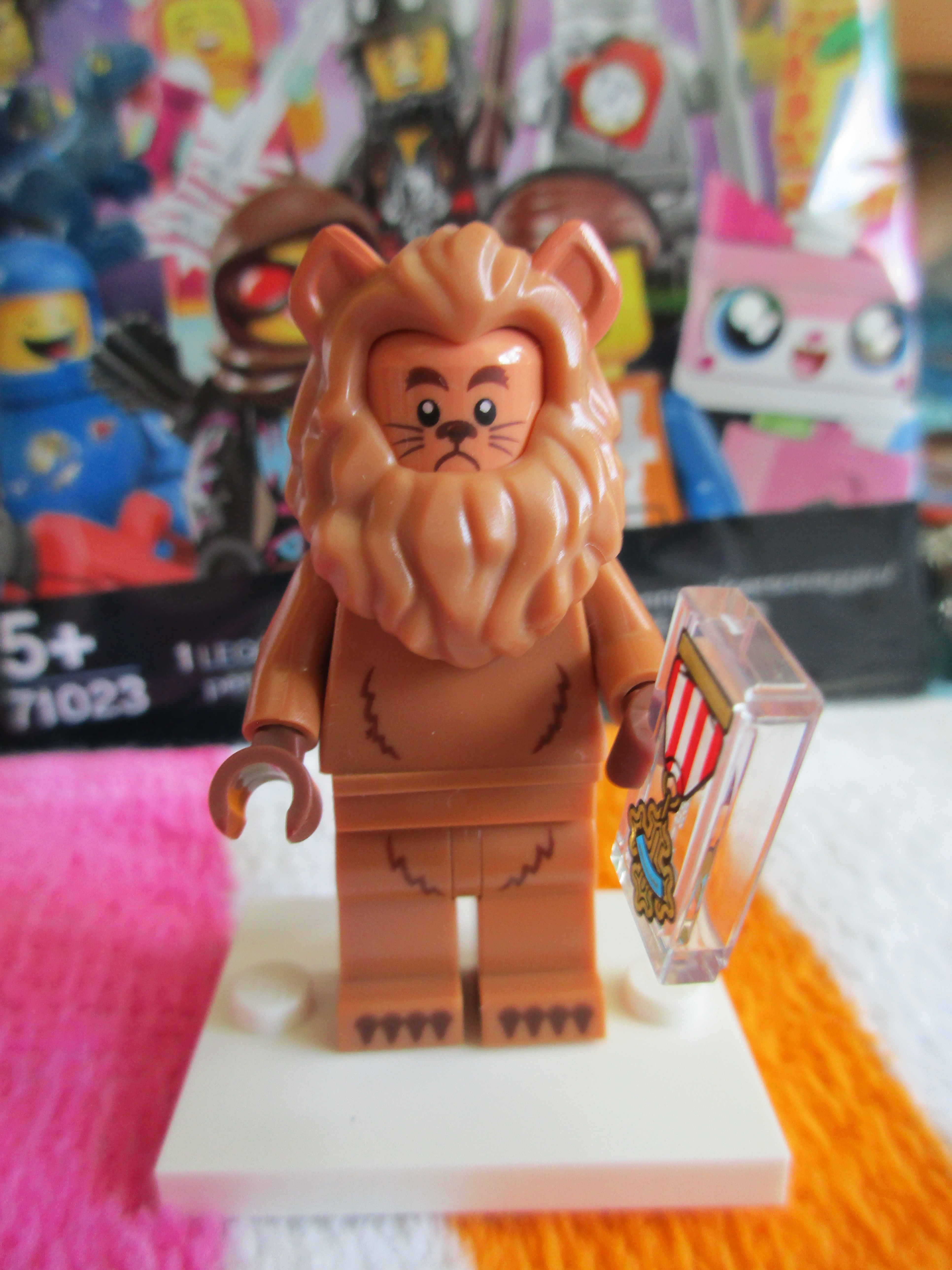71023cowardlylion1.jpg