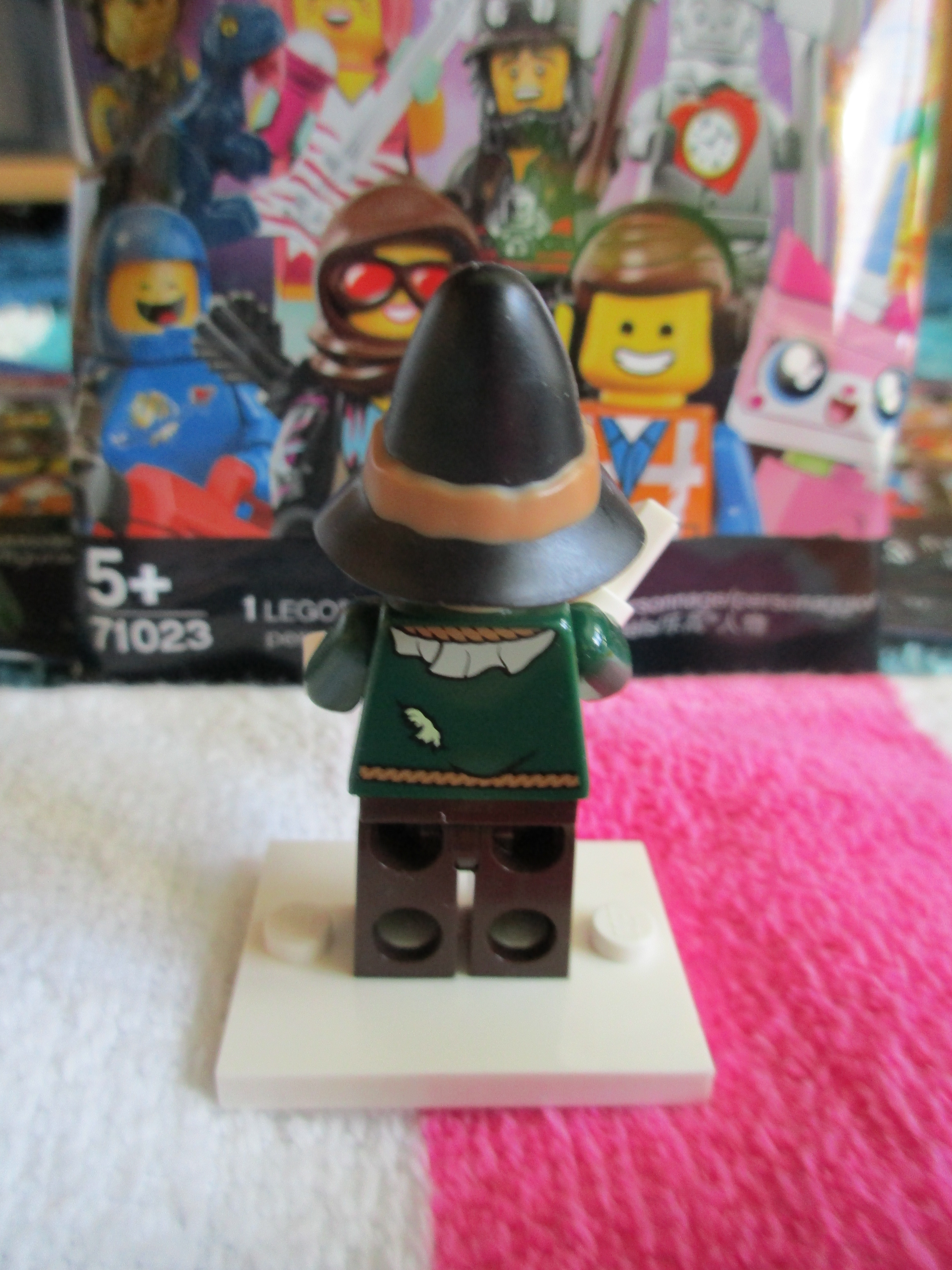 71023scarecrow2.jpg