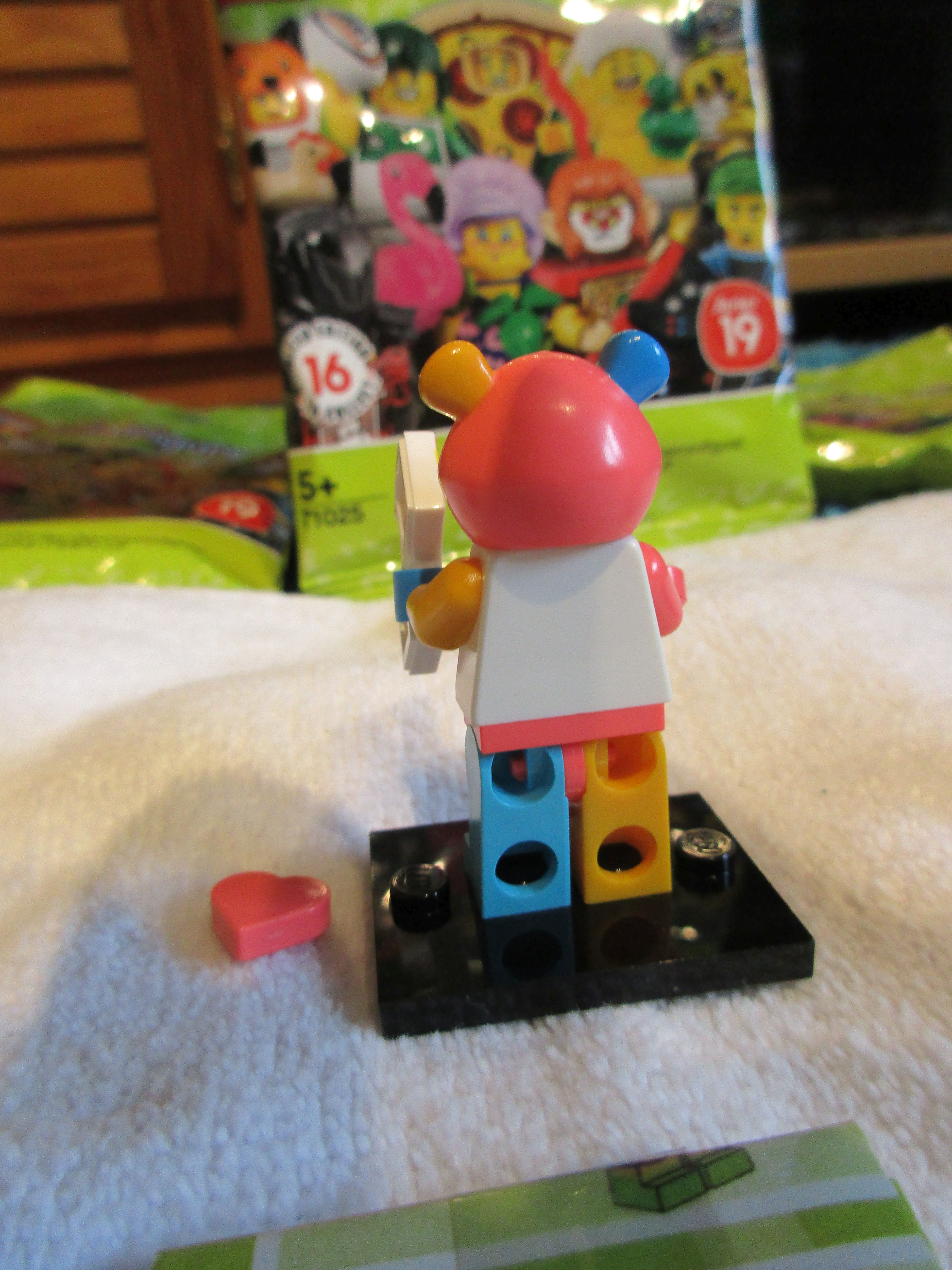 71025bearcostumeguy2.jpg