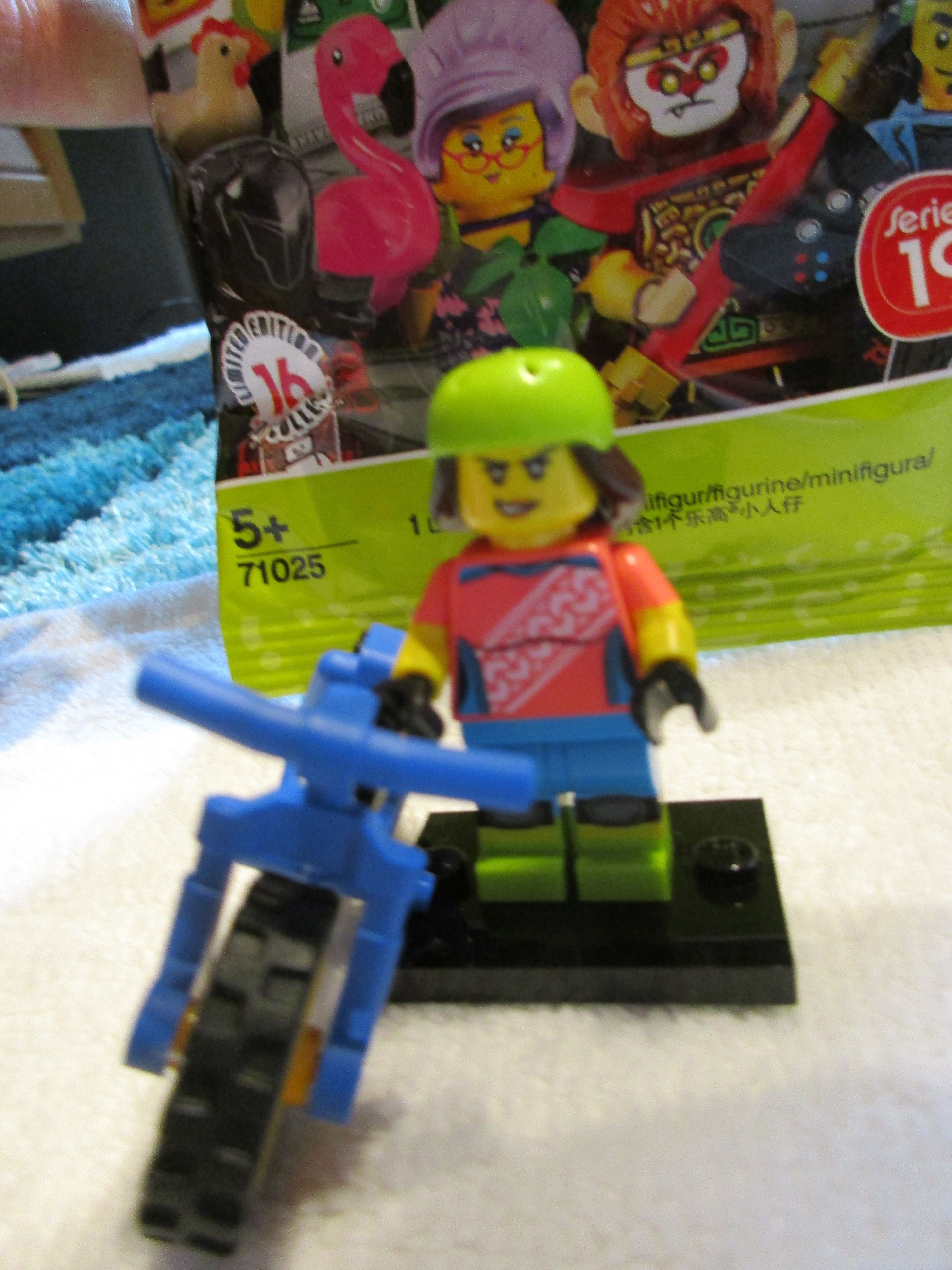 71025mountainbiker1.jpg