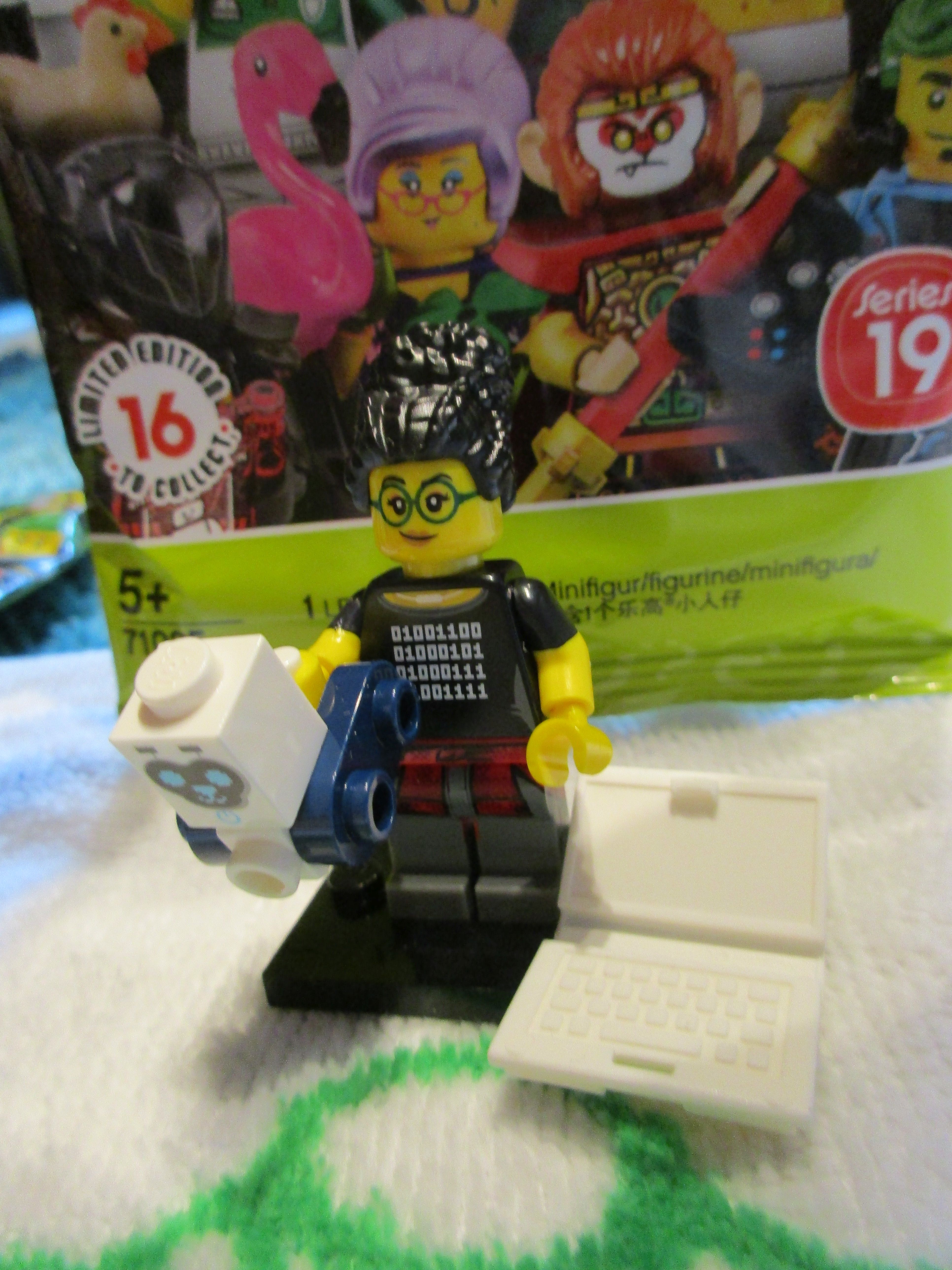 71025programmer1.jpg