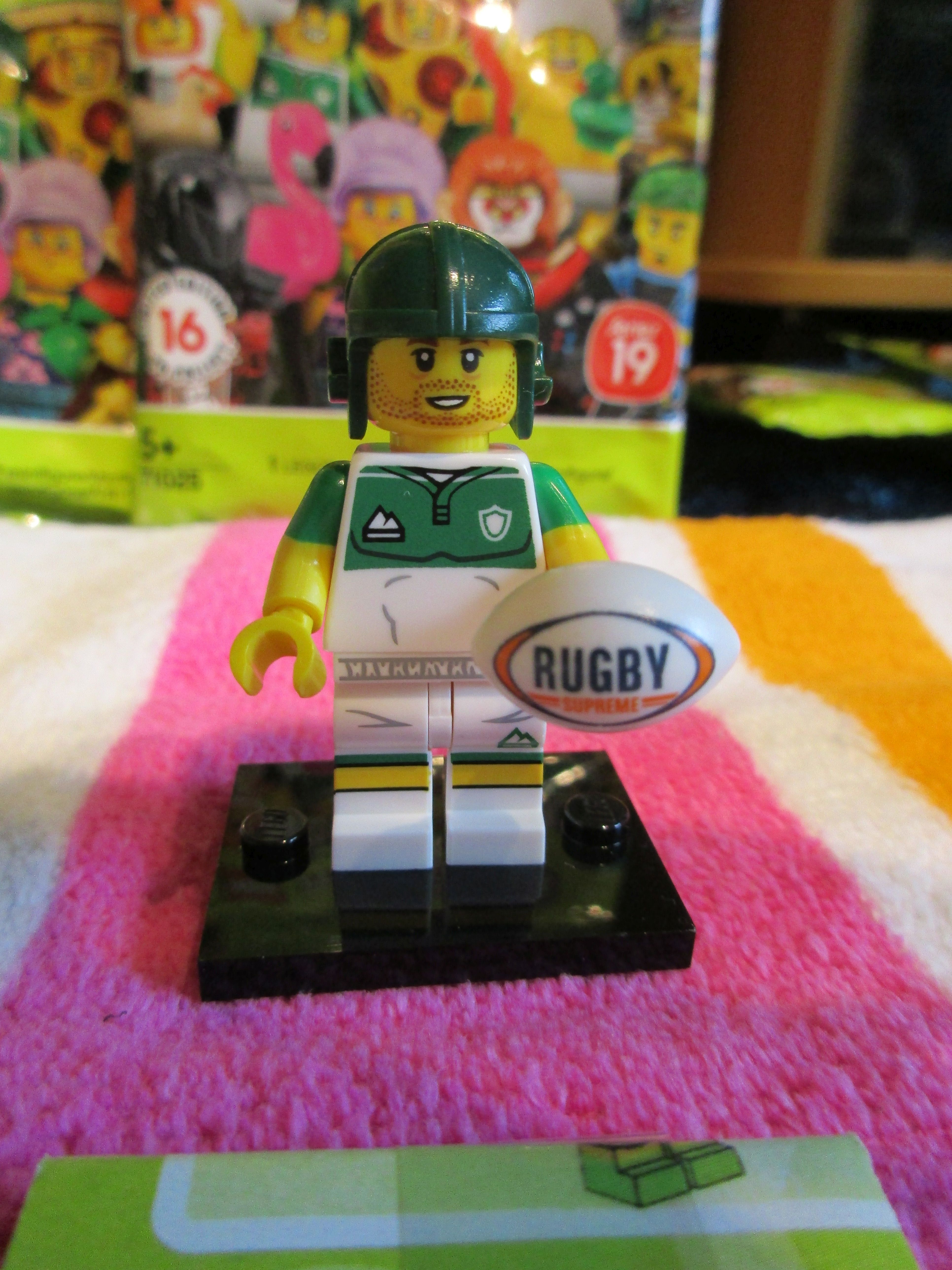71025rugbyplayer3.jpg